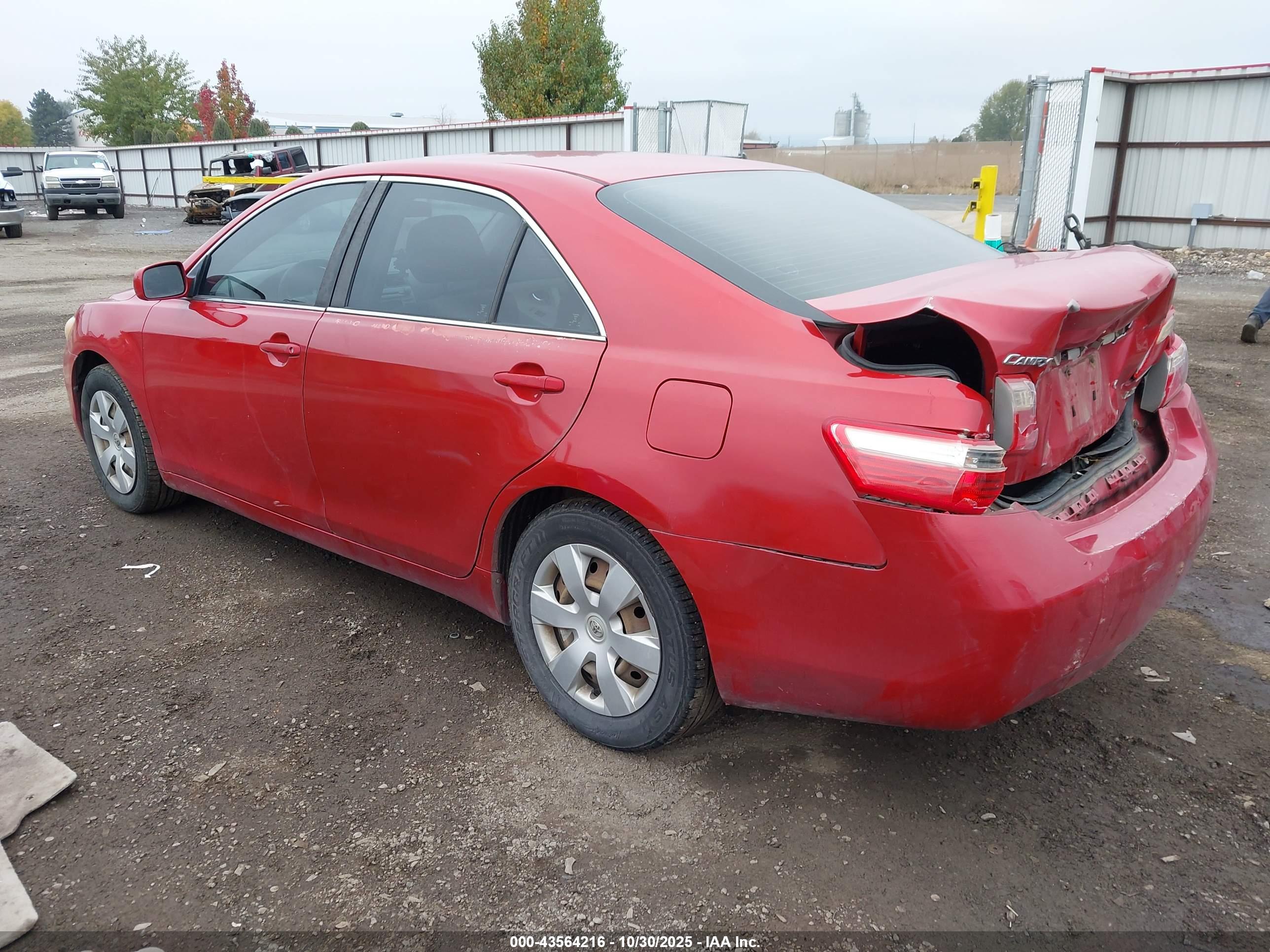 TOYOTA CAMRY image 3