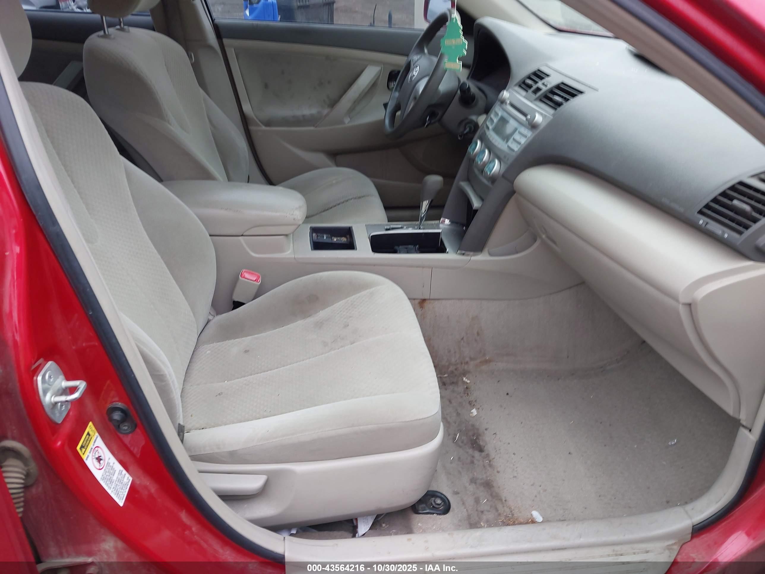TOYOTA CAMRY image 5