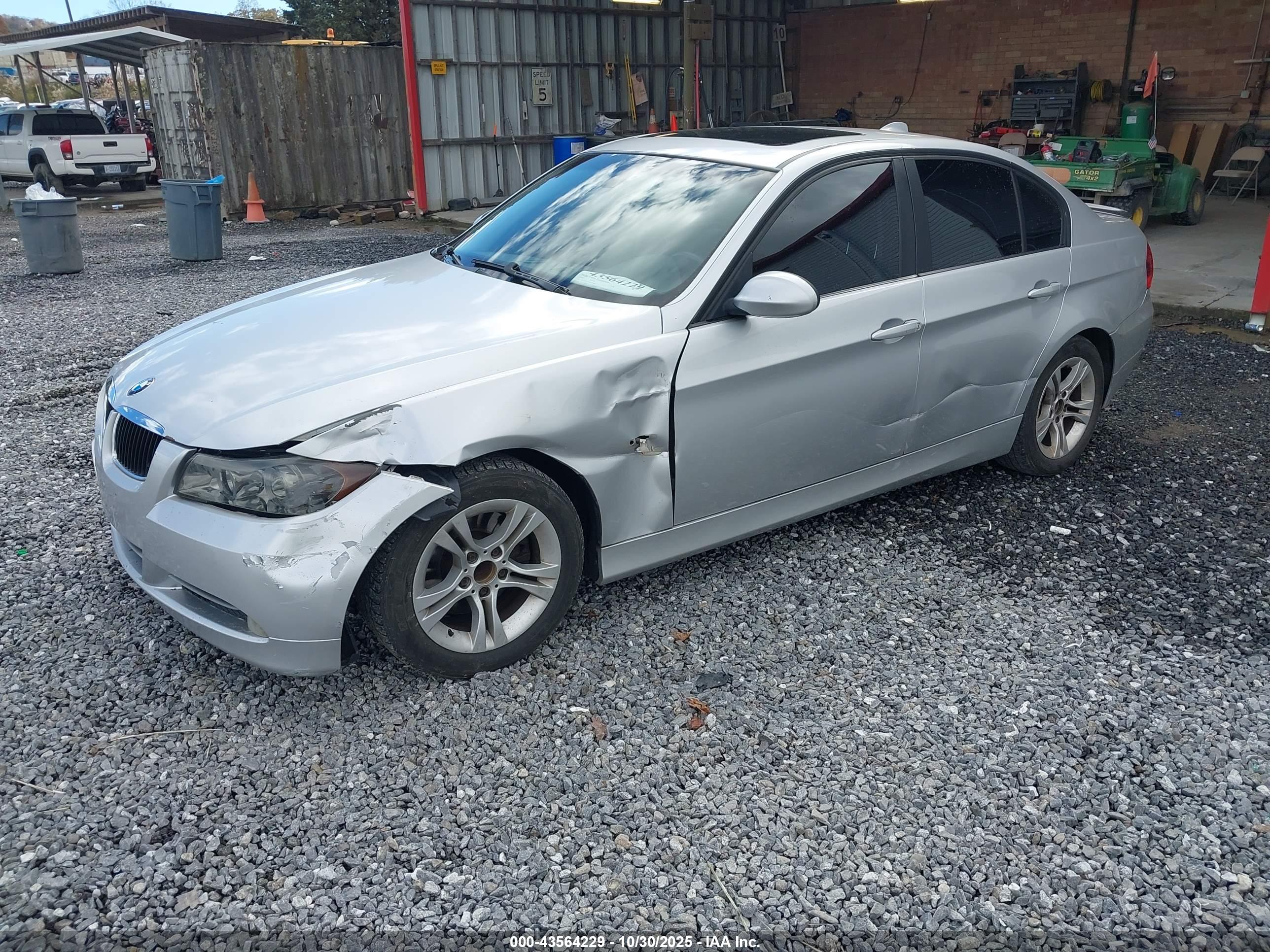BMW 328I image 2