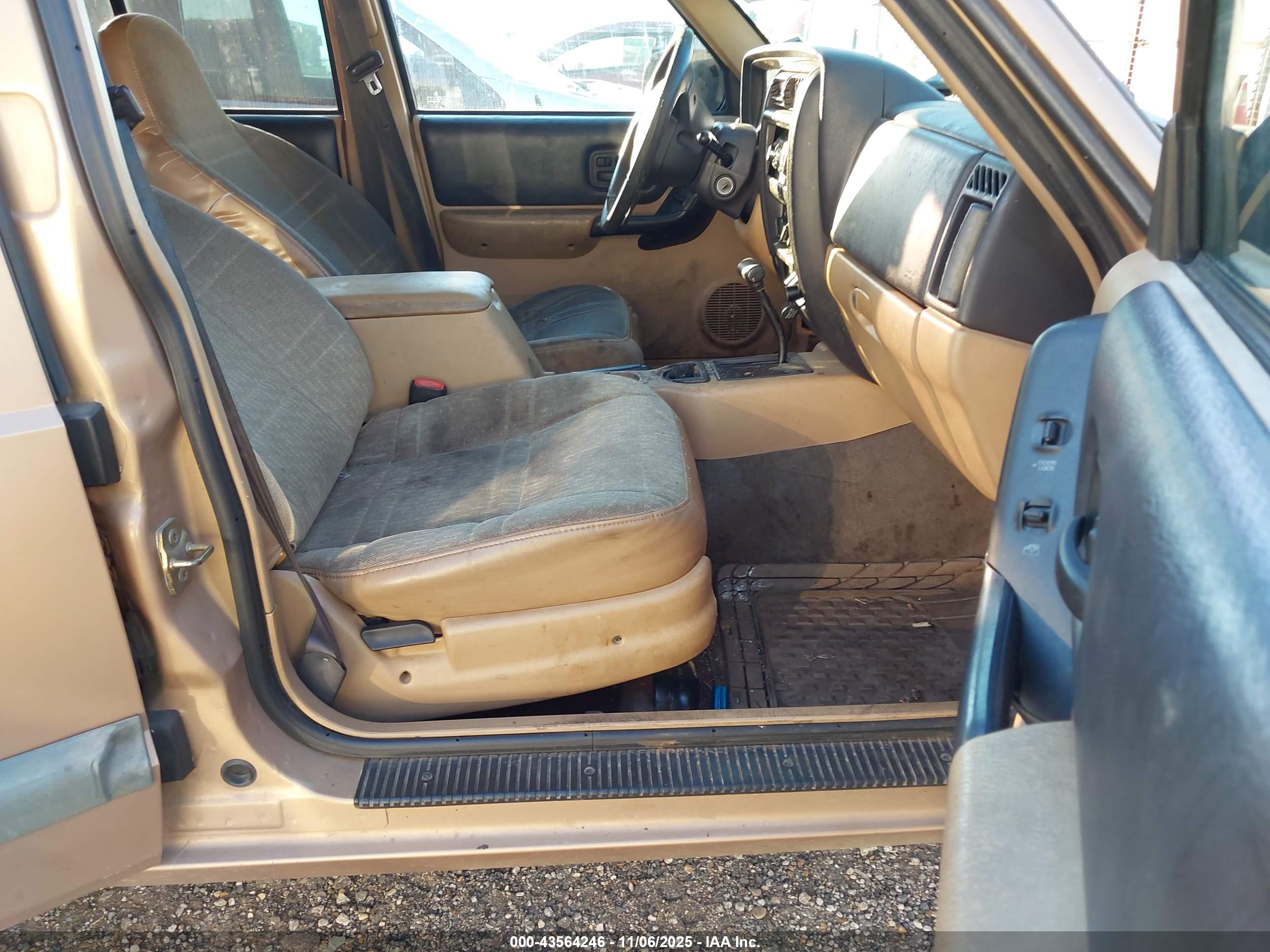 JEEP CHEROKEE image 5