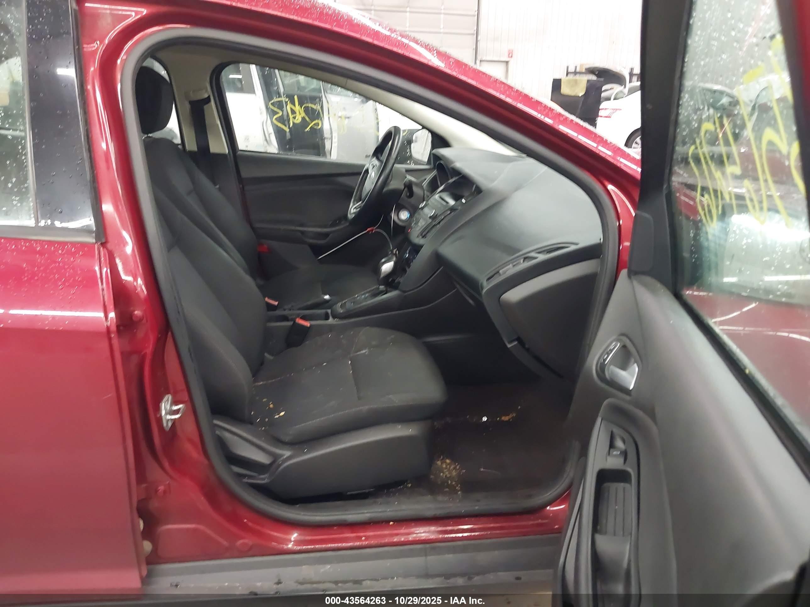 FORD FOCUS image 5