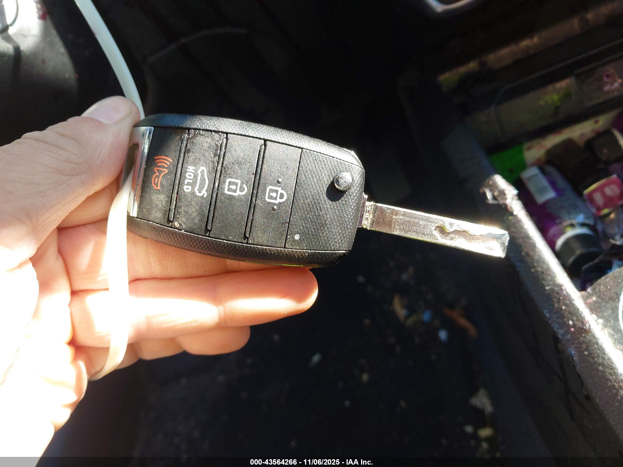 KIA RIO image 11