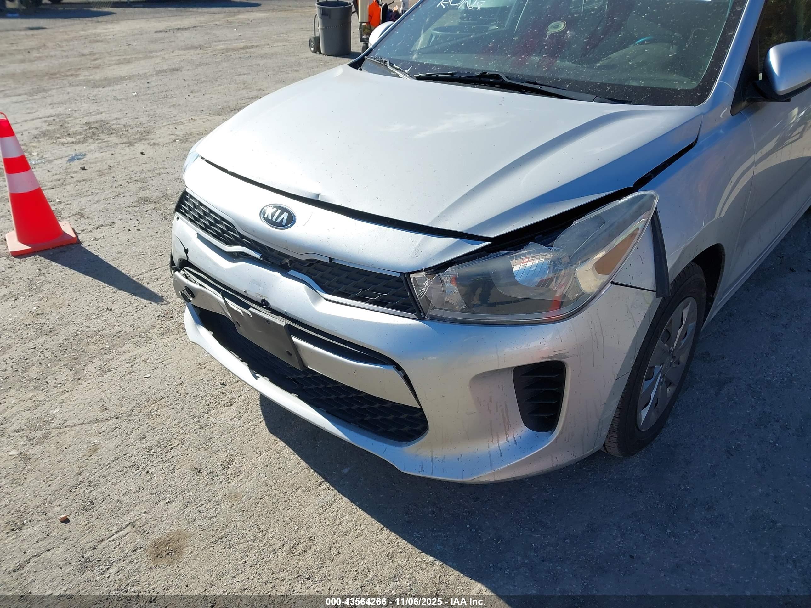 KIA RIO image 6