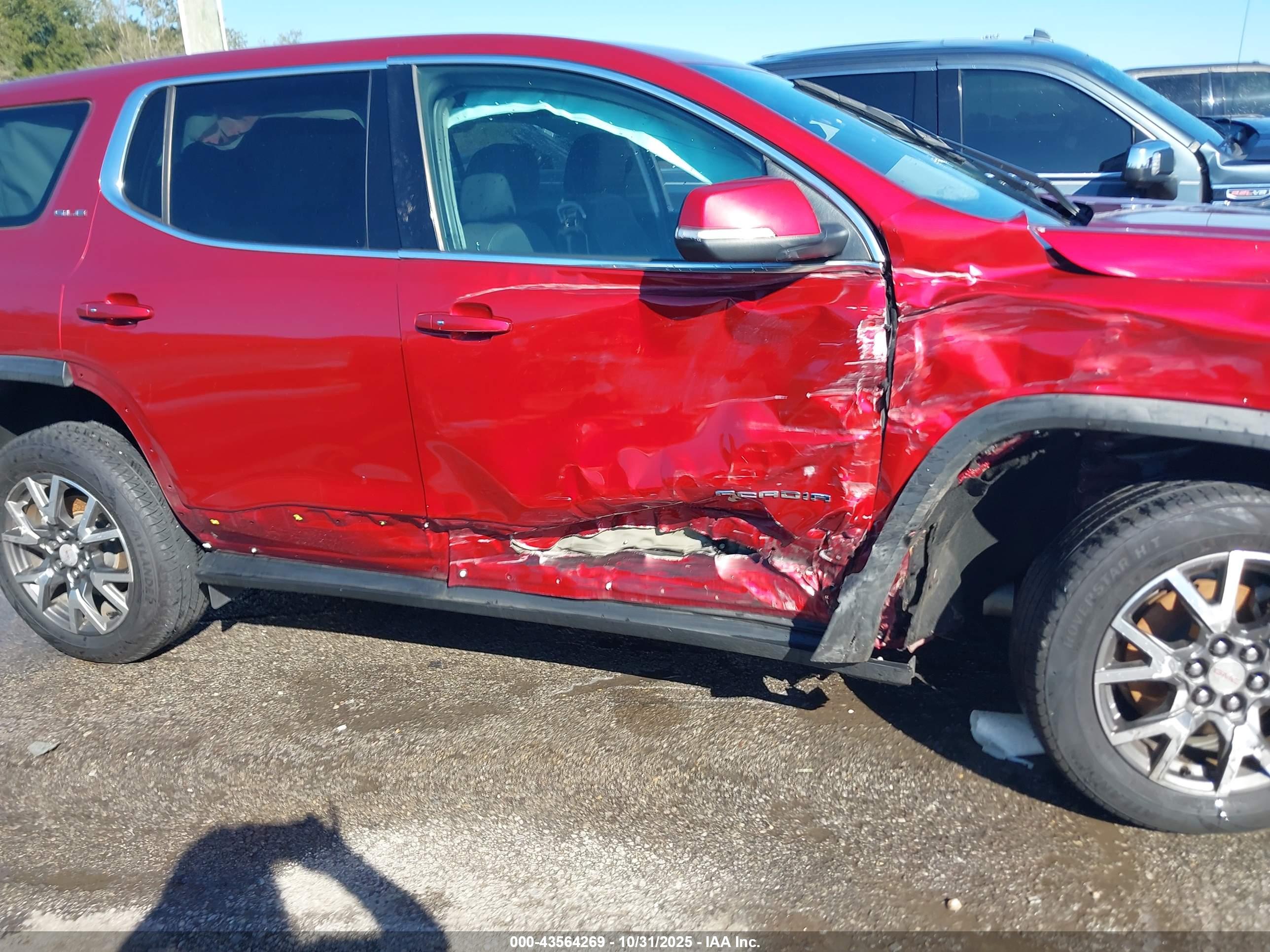 GMC ACADIA image 6