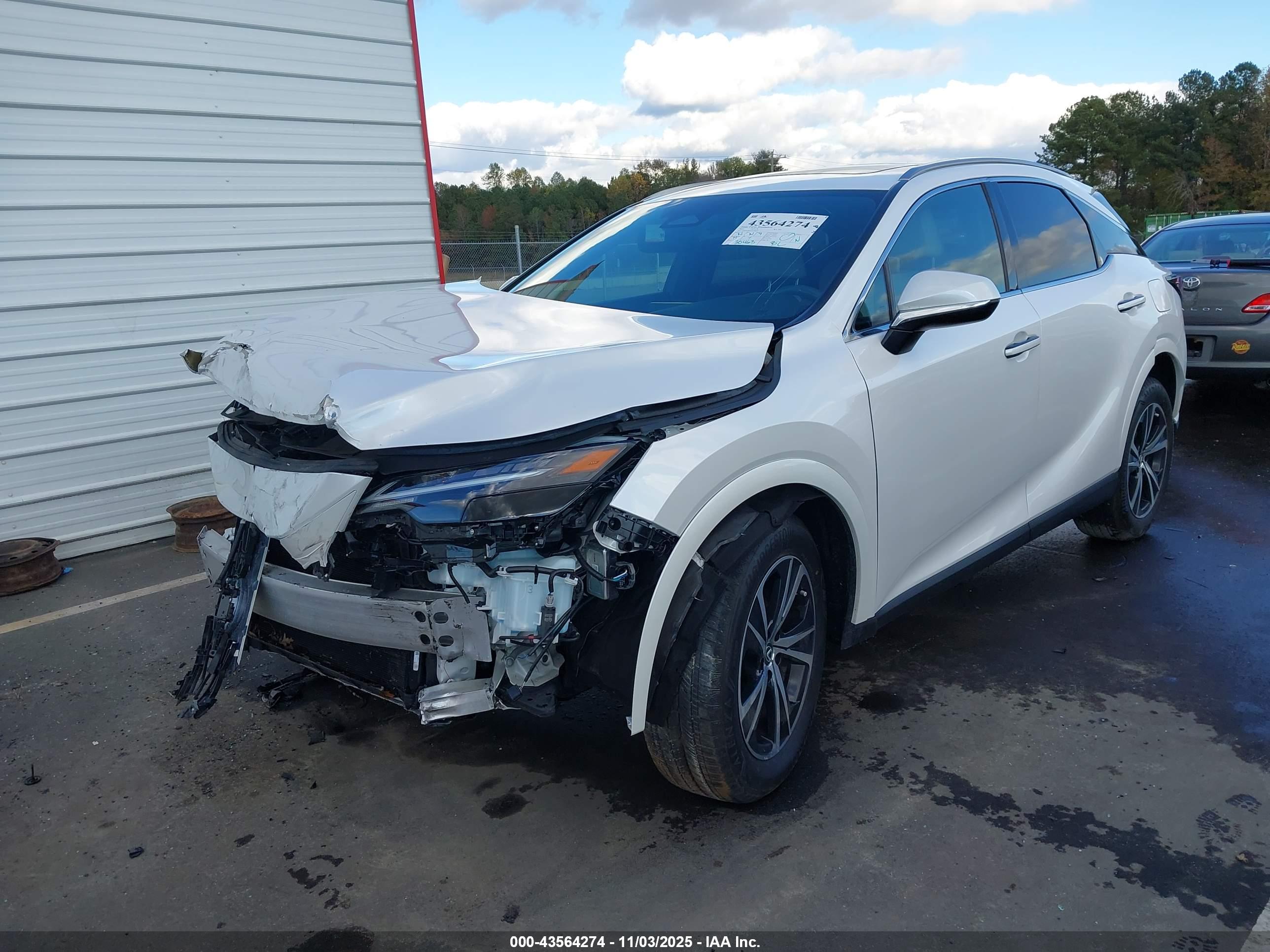 LEXUS RX image 2