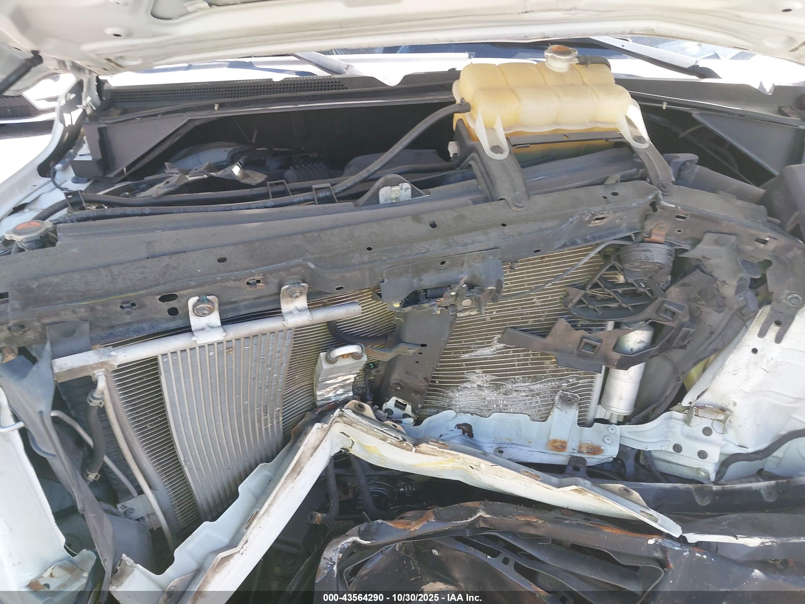 NISSAN NV image 10