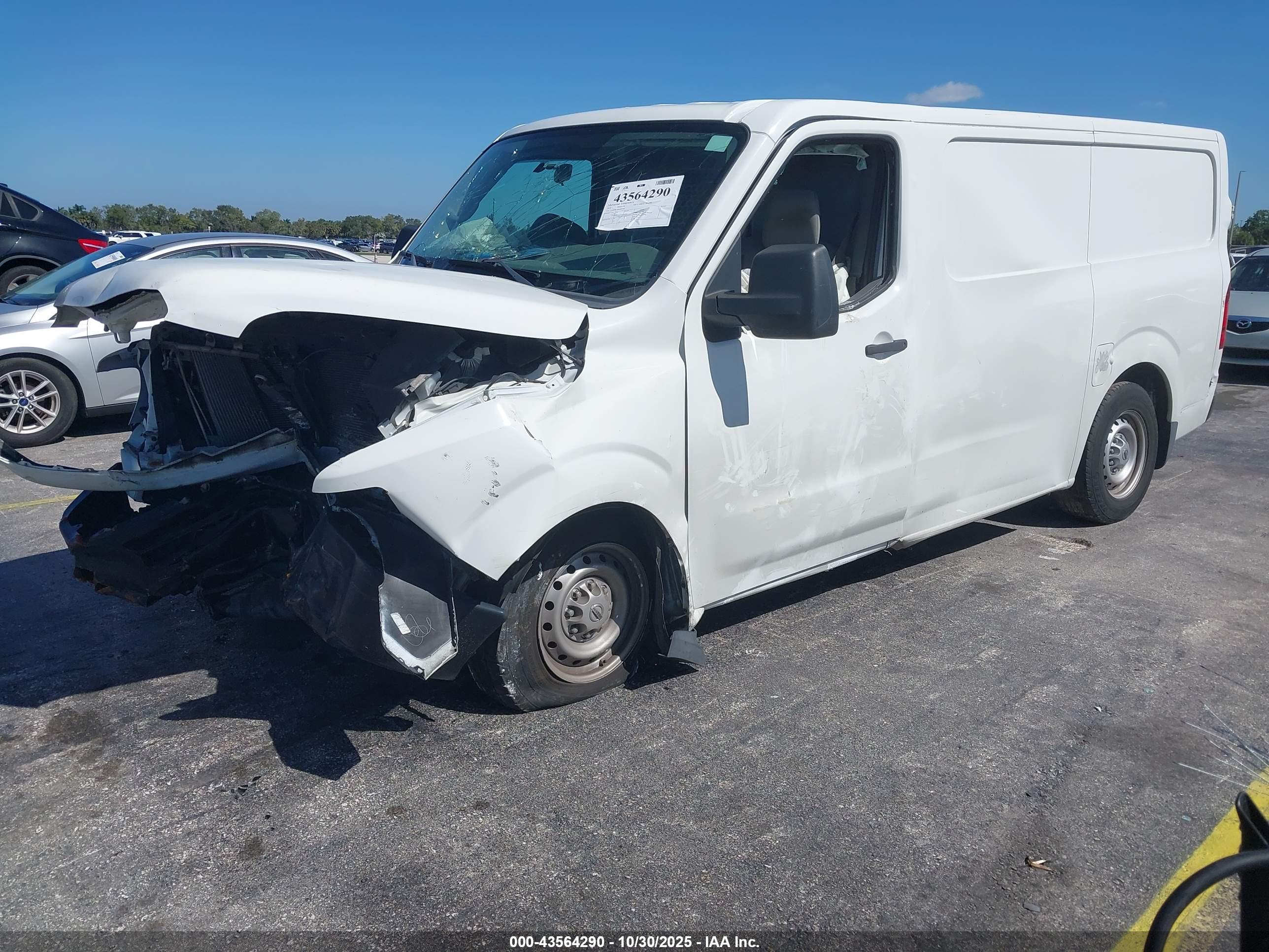 NISSAN NV image 2