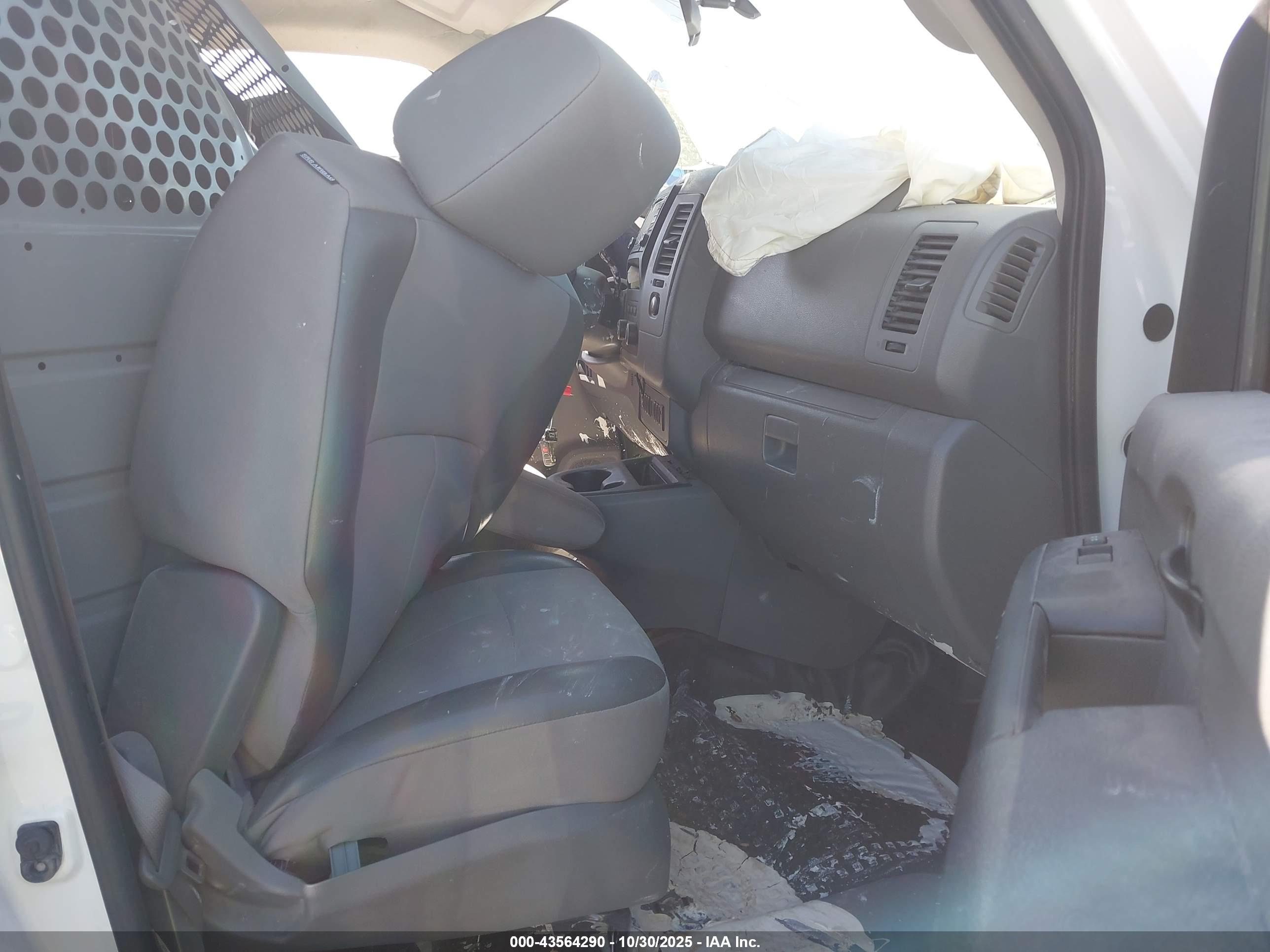 NISSAN NV image 5