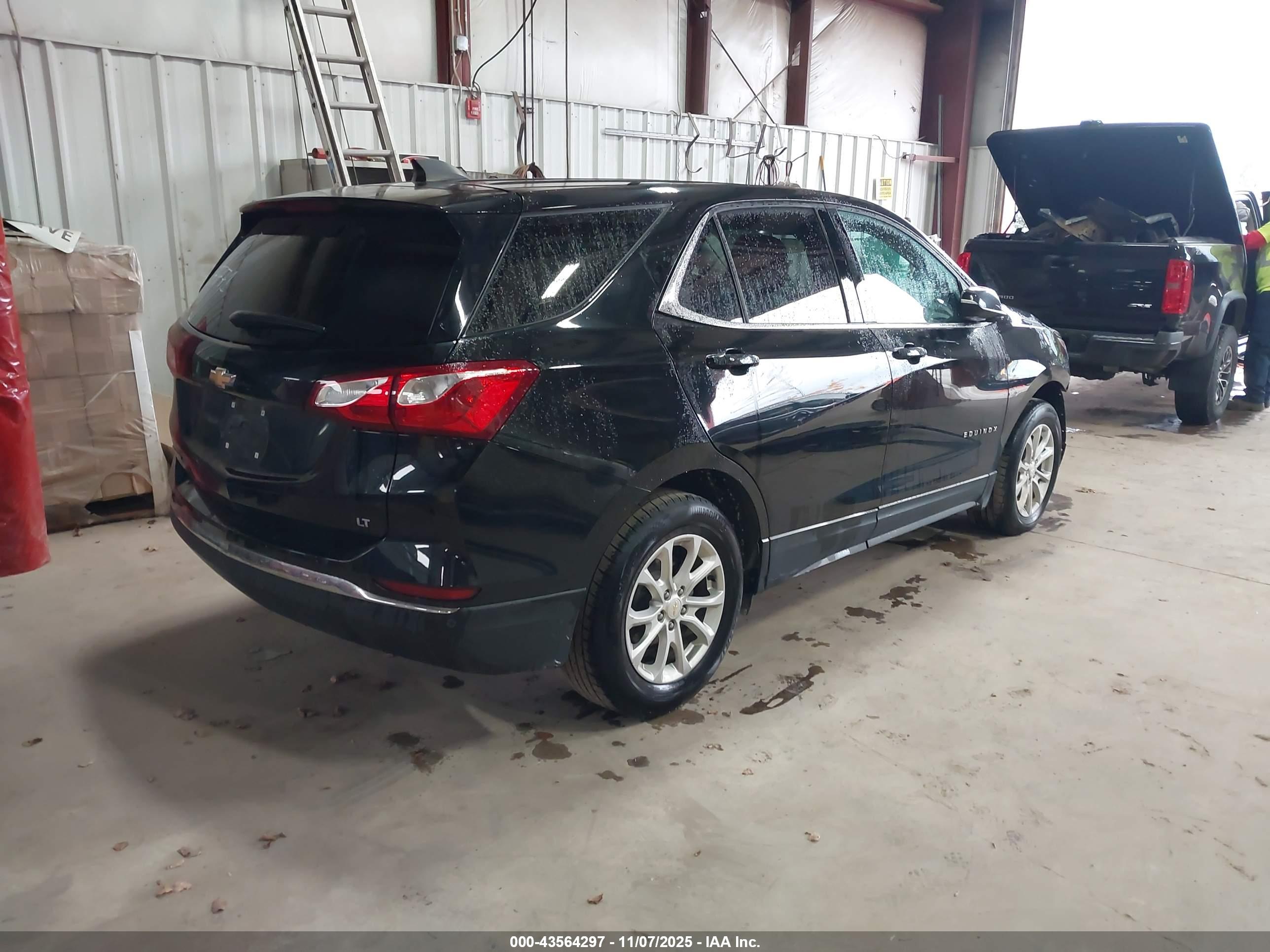 CHEVROLET EQUINOX image 4