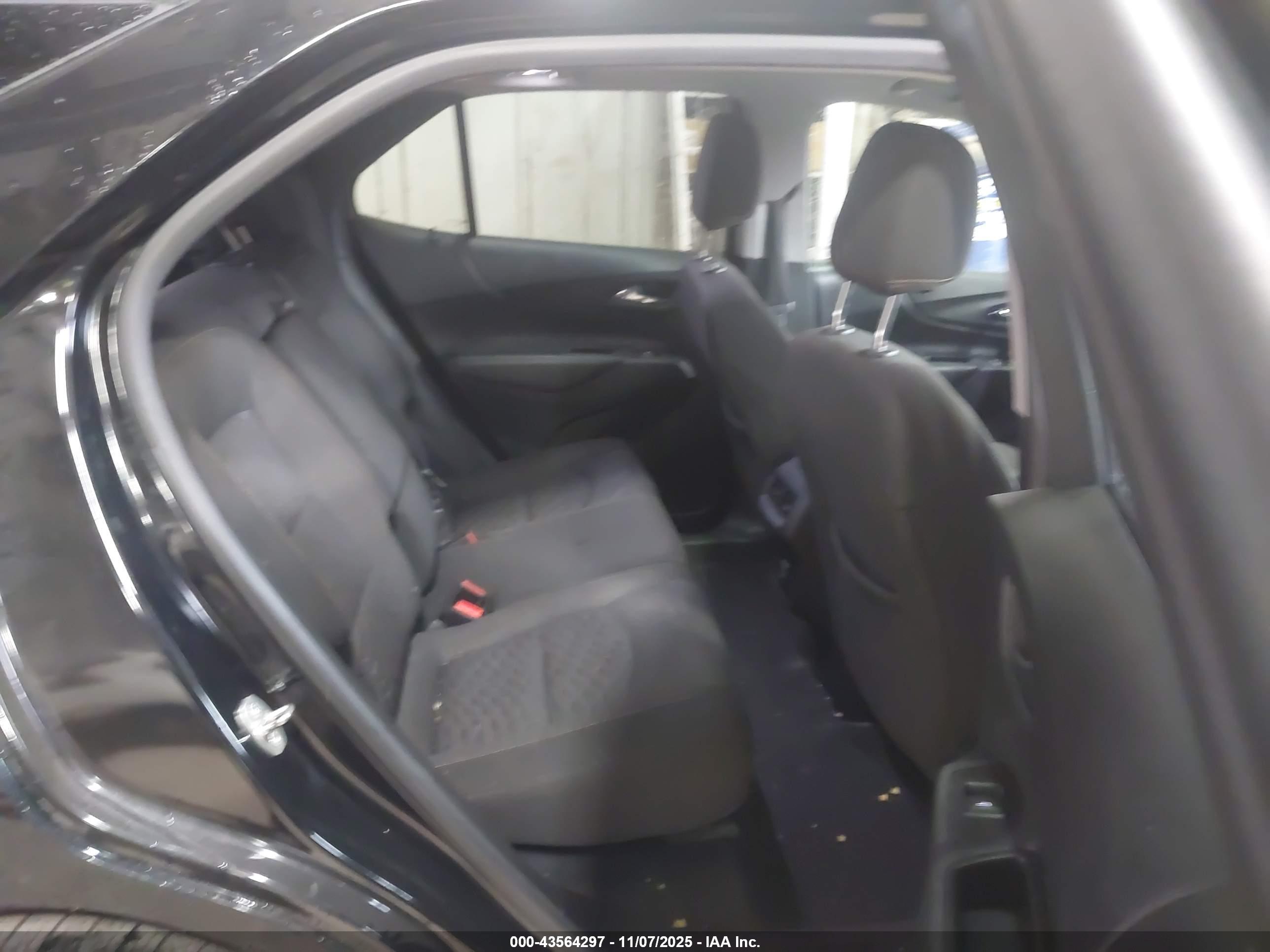 CHEVROLET EQUINOX image 8