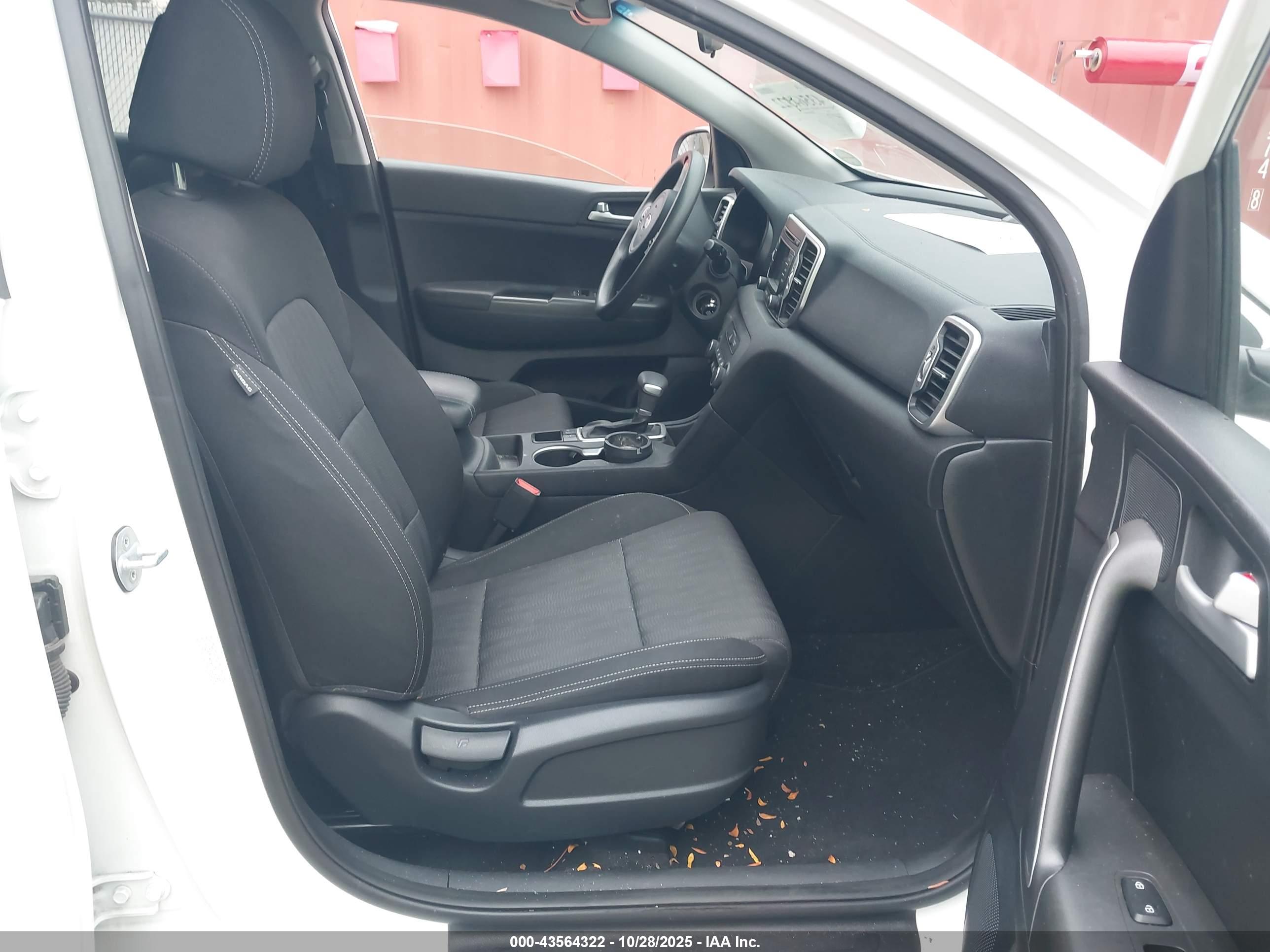 KIA SPORTAGE image 5