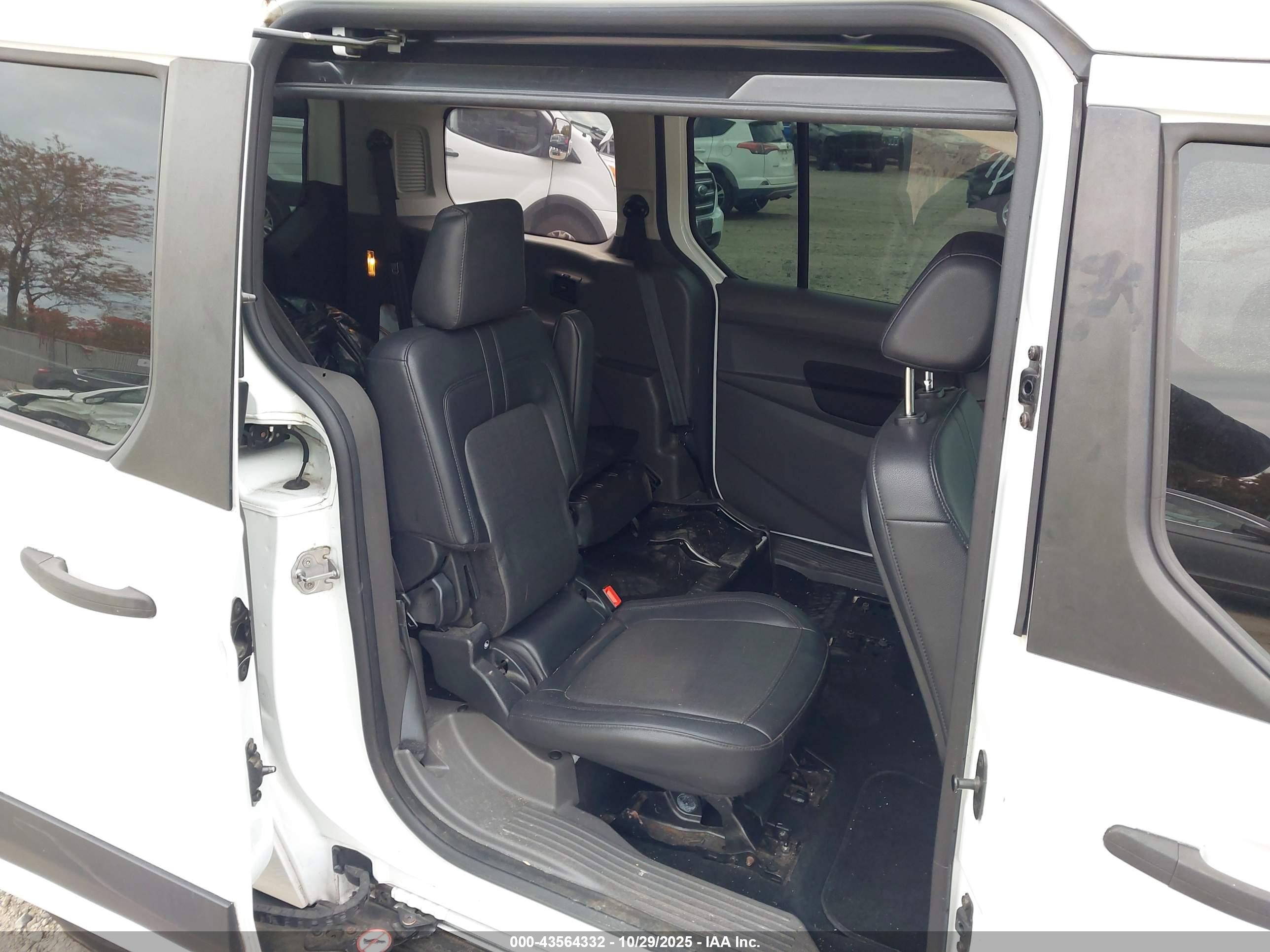 FORD TRANSIT image 8