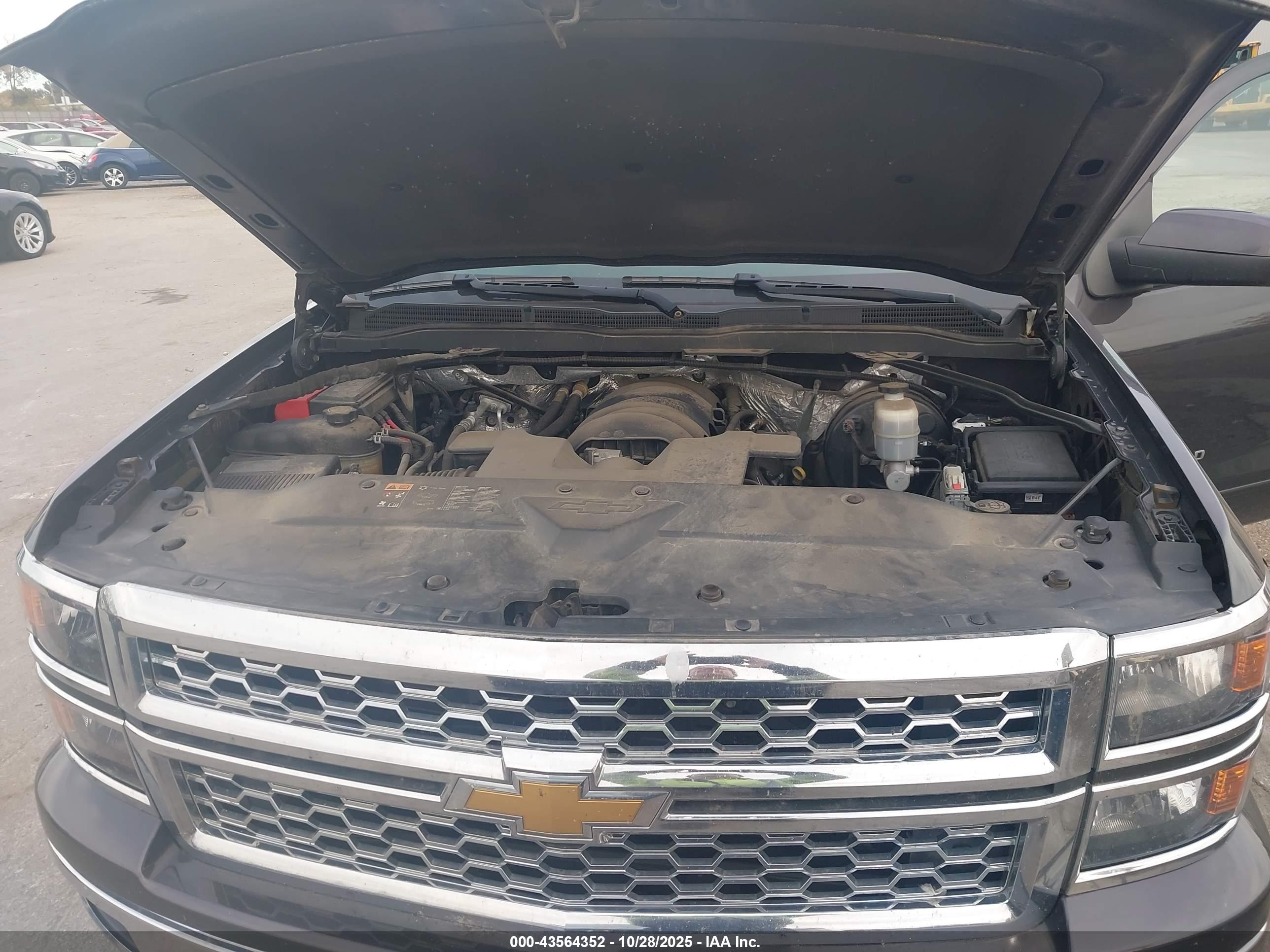 CHEVROLET SILVERADO image 10
