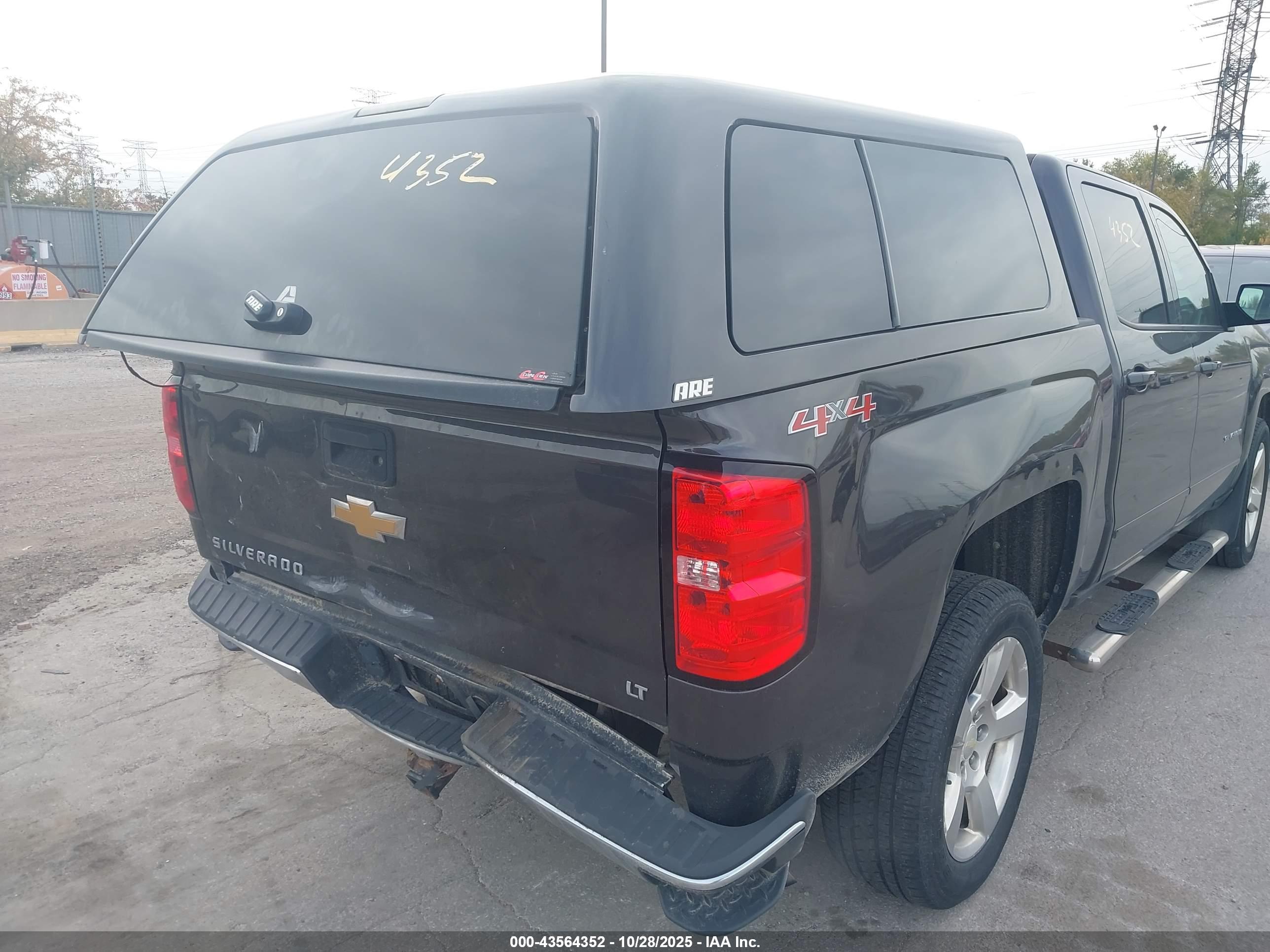 CHEVROLET SILVERADO image 6