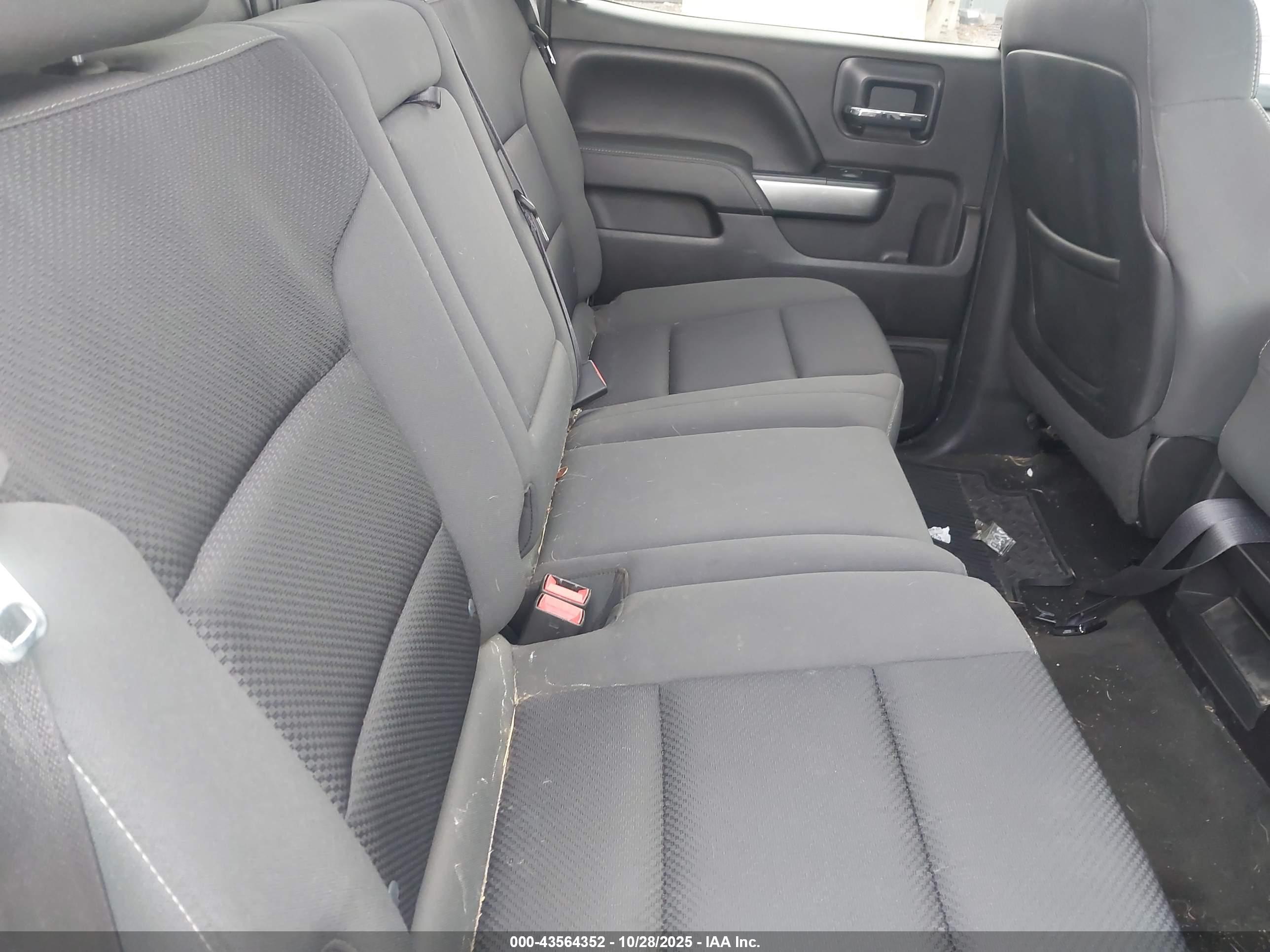CHEVROLET SILVERADO image 8