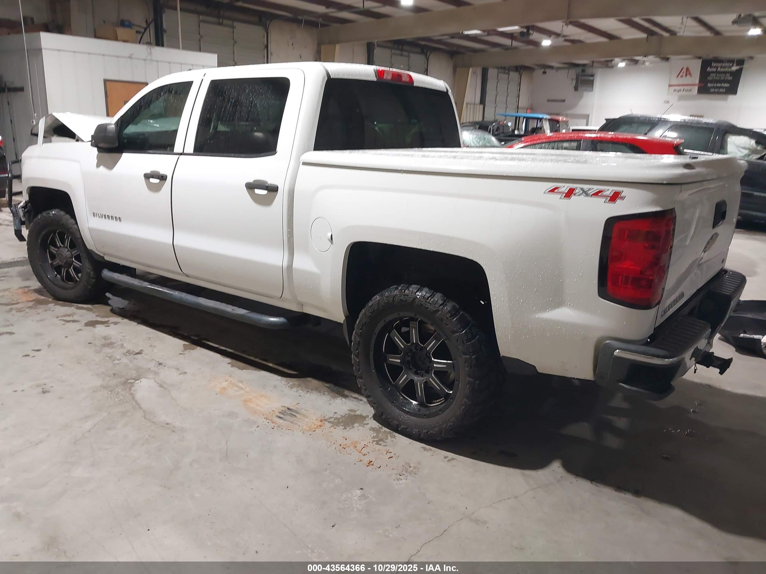 CHEVROLET SILVERADO image 3