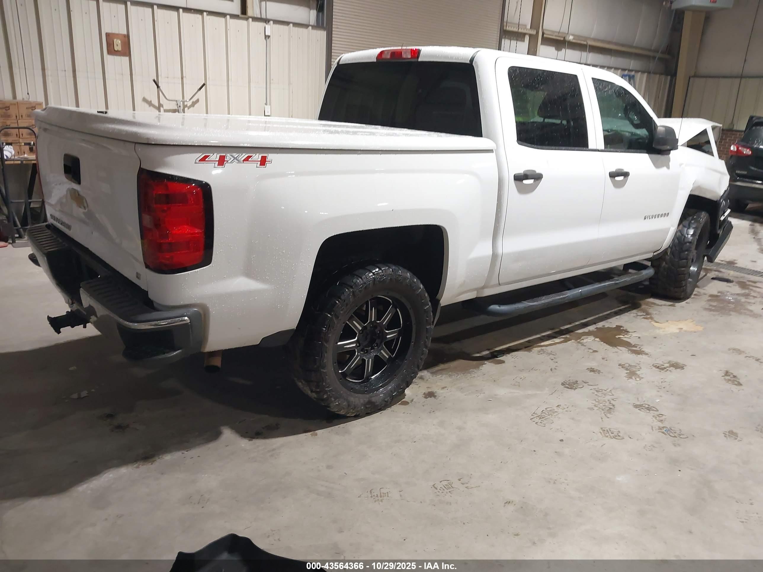 CHEVROLET SILVERADO image 4