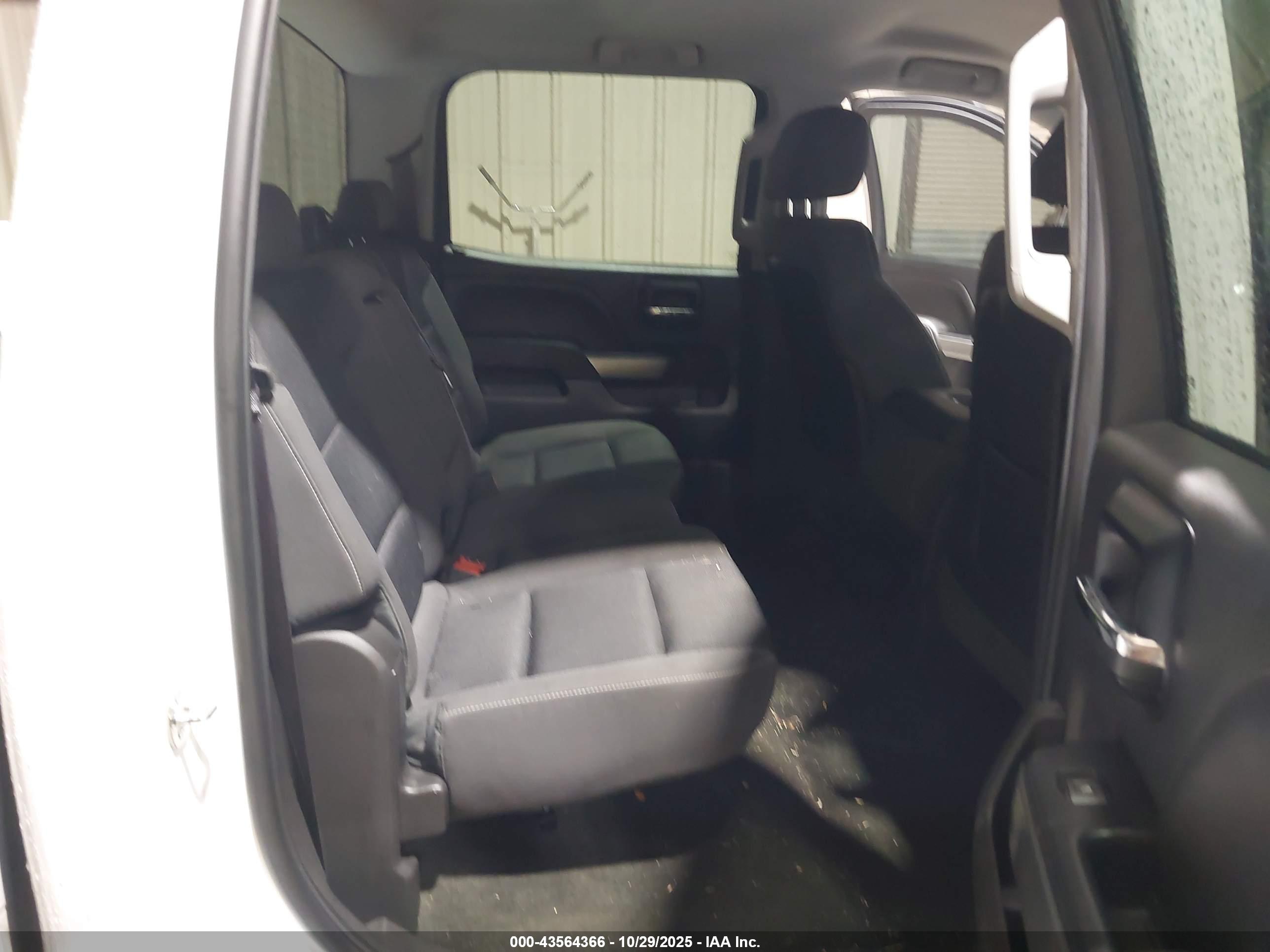 CHEVROLET SILVERADO image 8