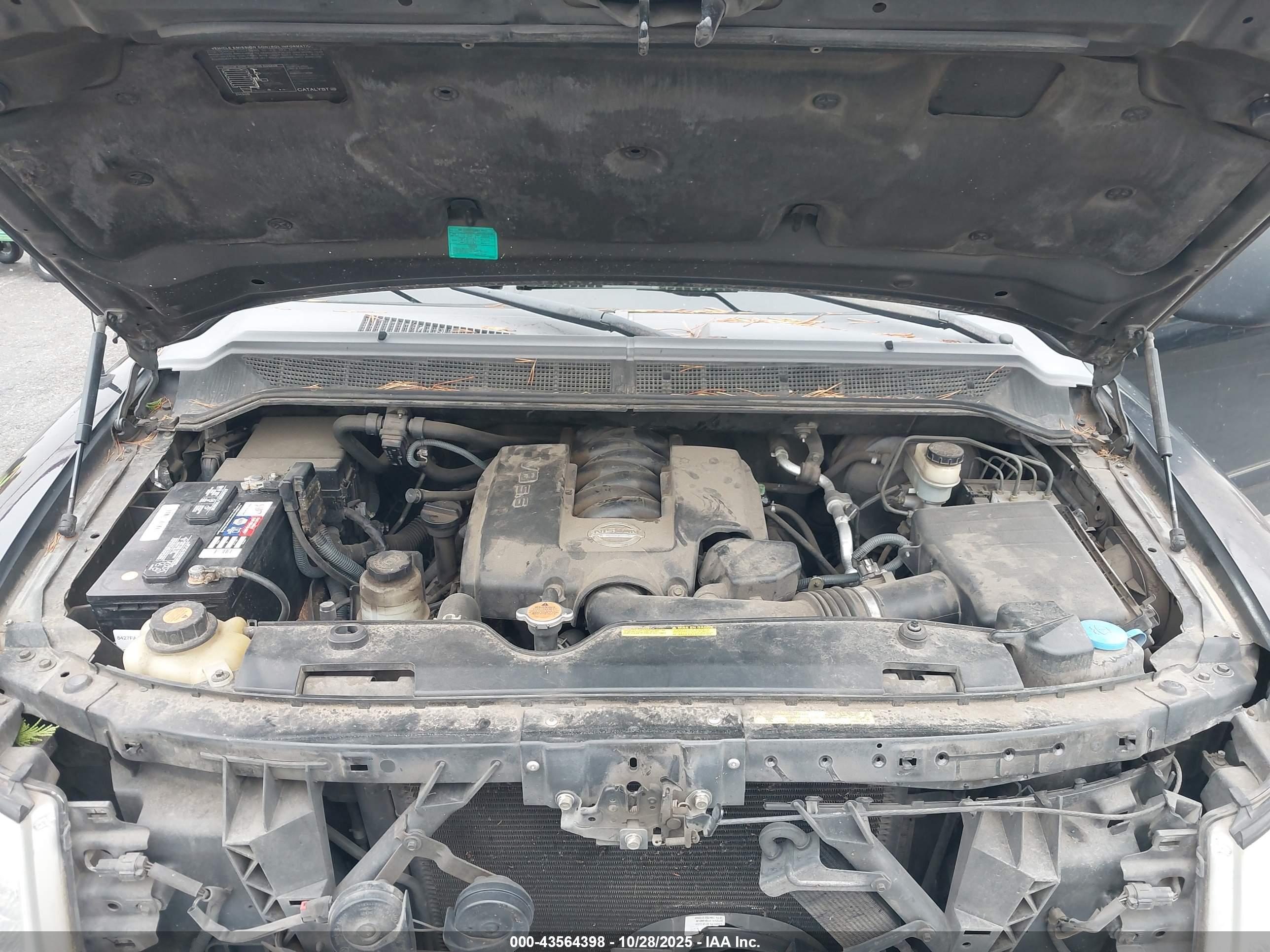 NISSAN TITAN image 10