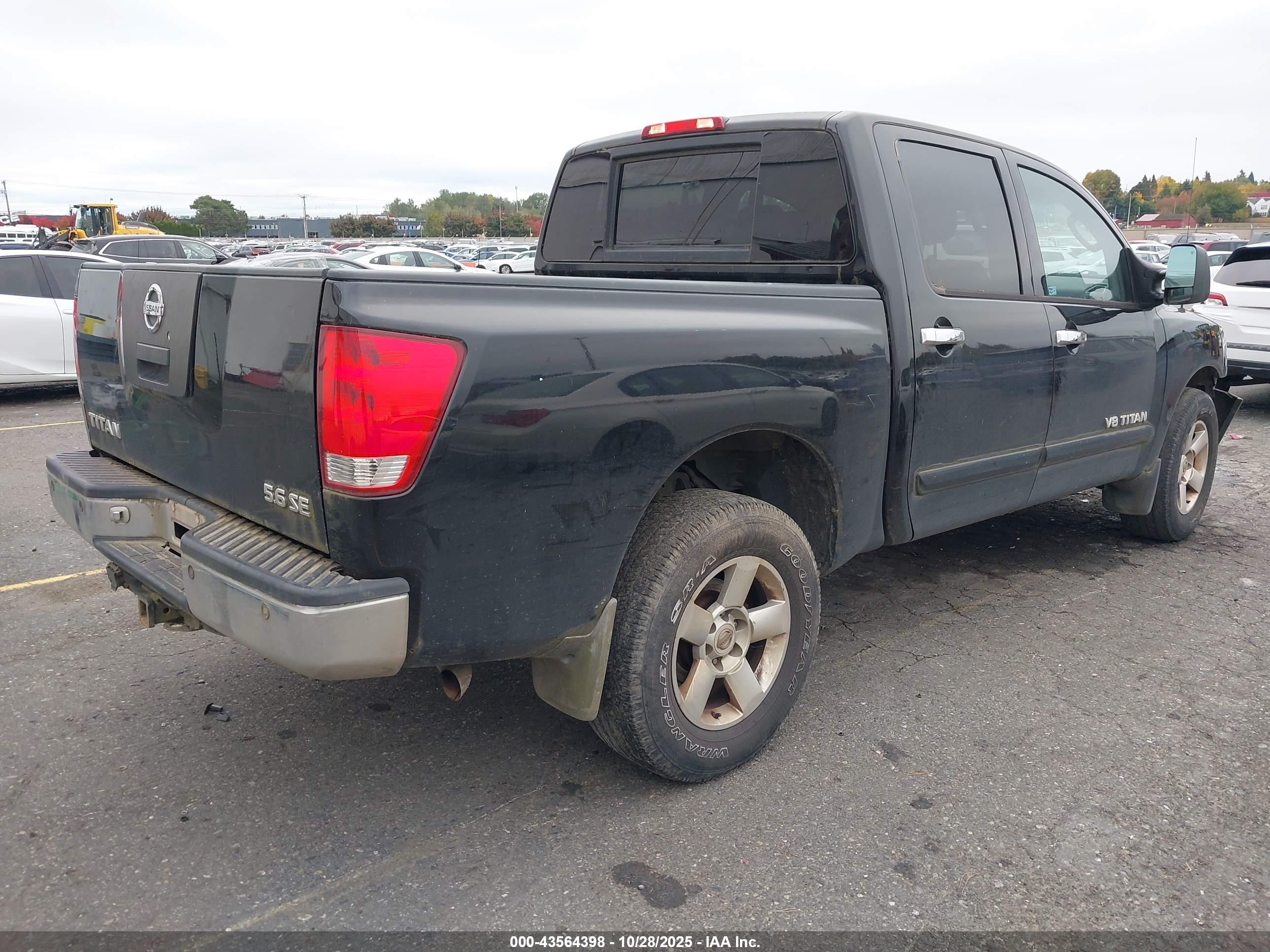 NISSAN TITAN image 4