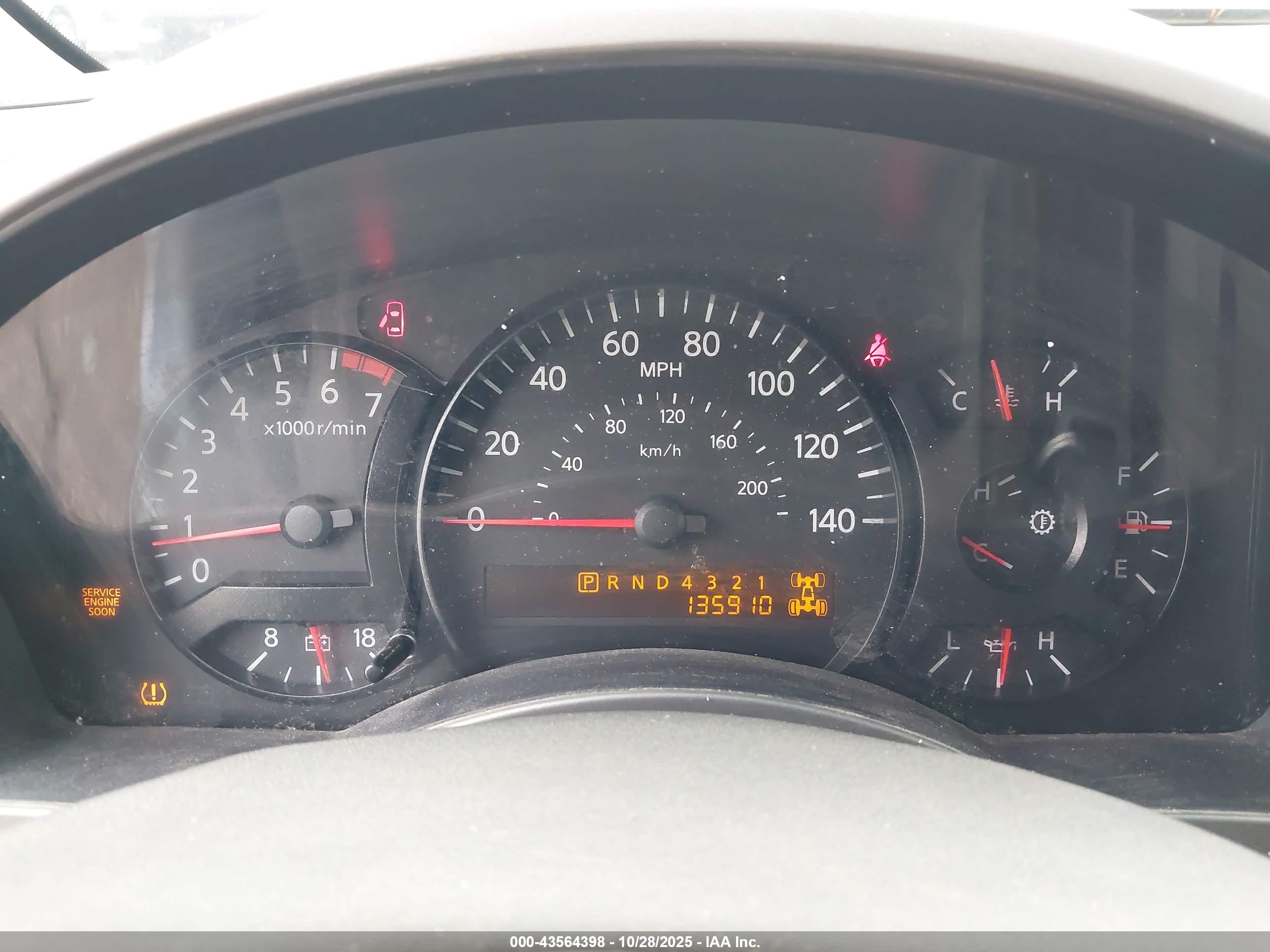 NISSAN TITAN image 7