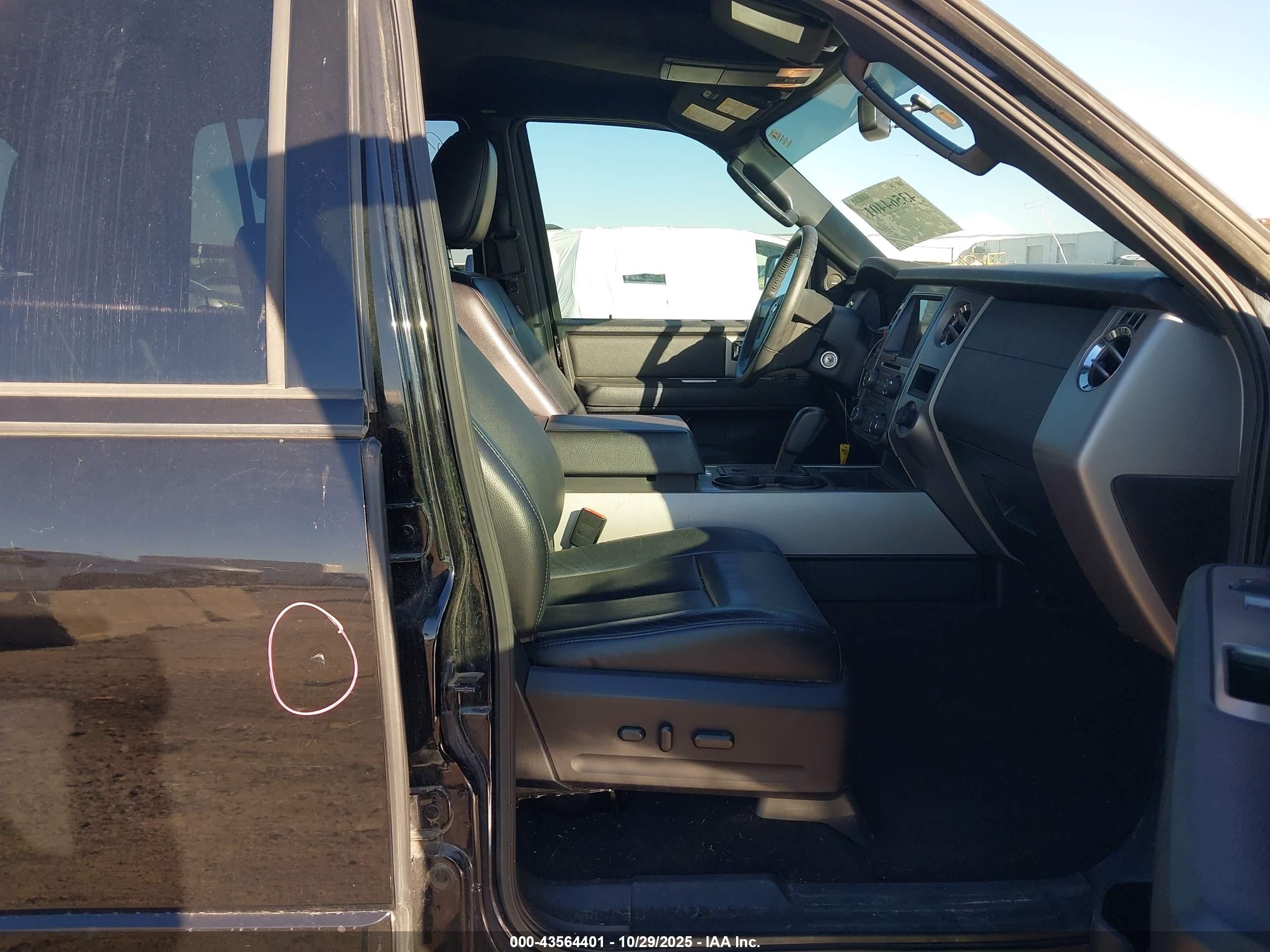 FORD EXPEDITION image 5