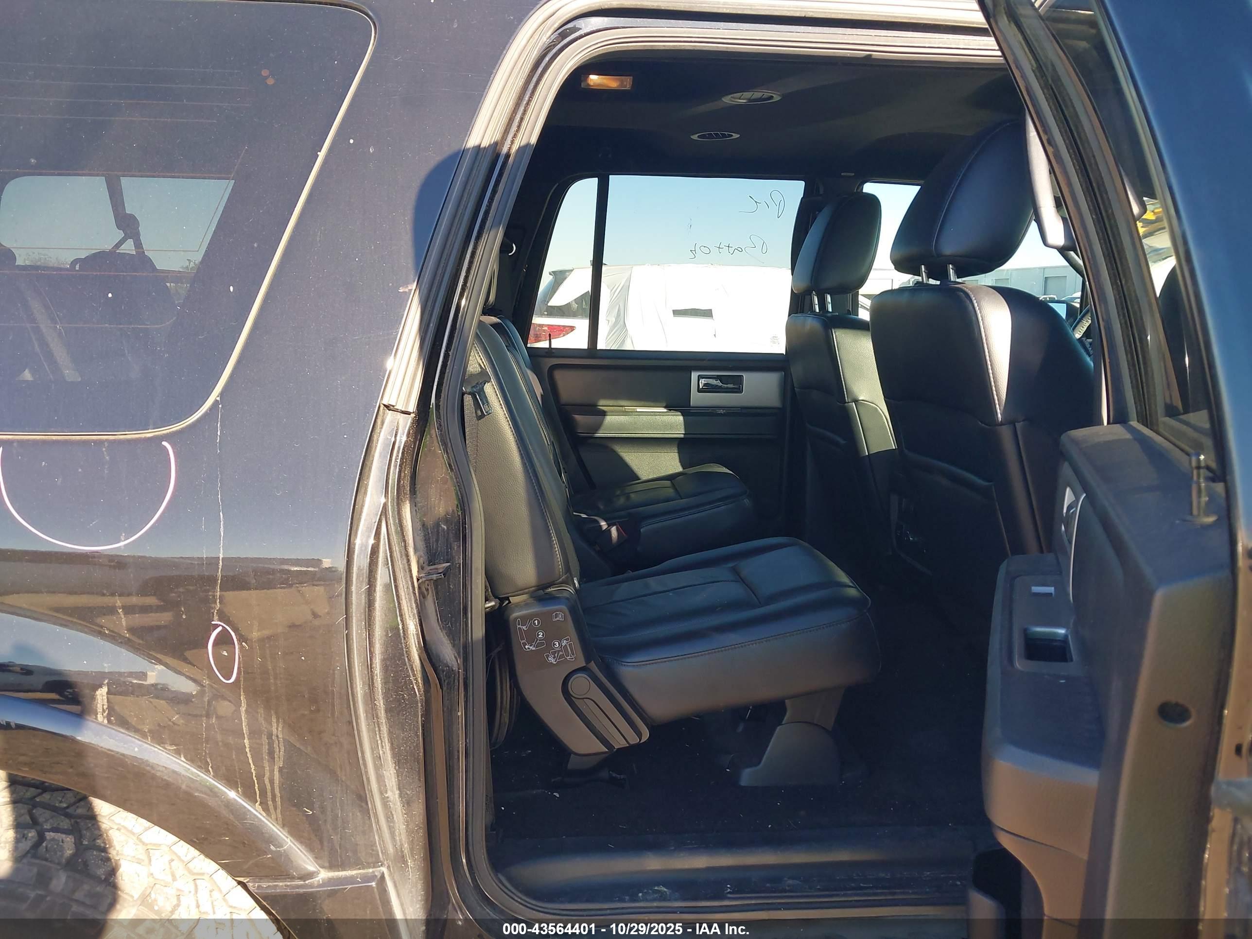 FORD EXPEDITION image 8