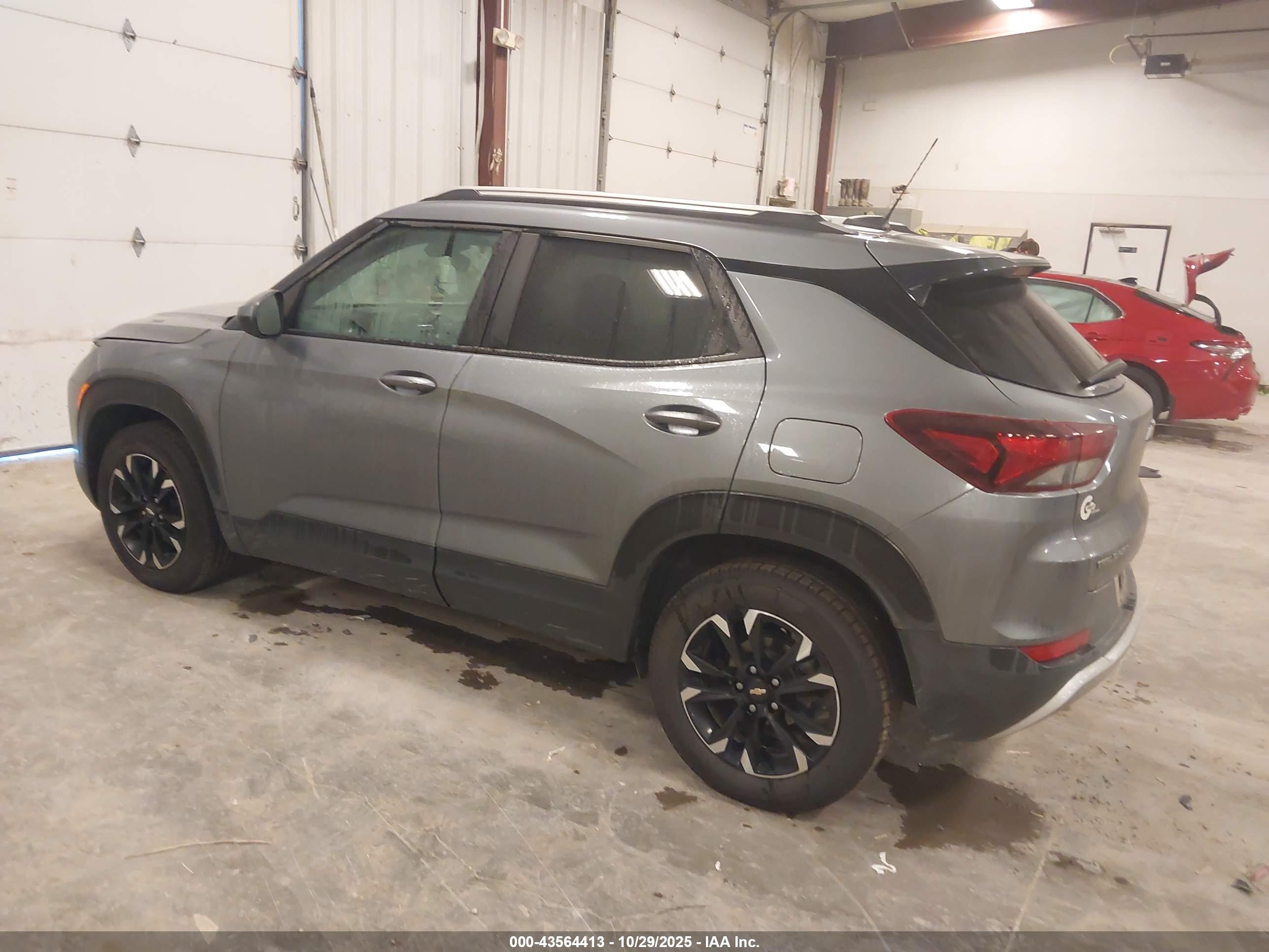 CHEVROLET TRAILBLAZER image 3