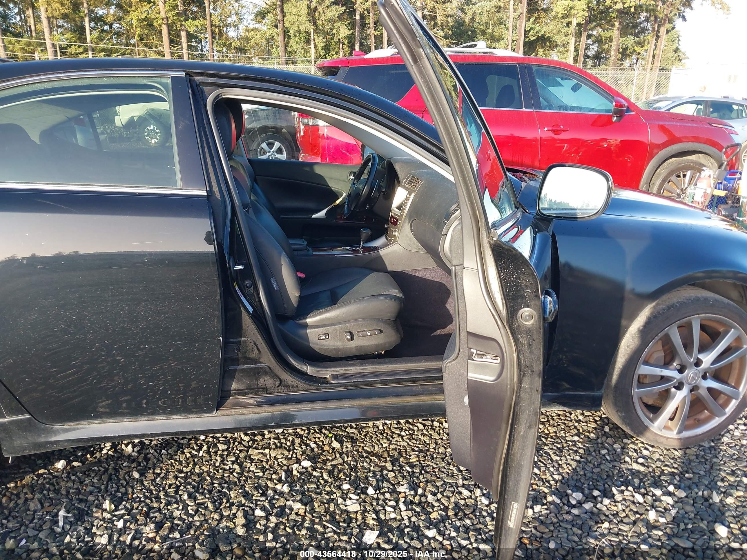 LEXUS IS image 5
