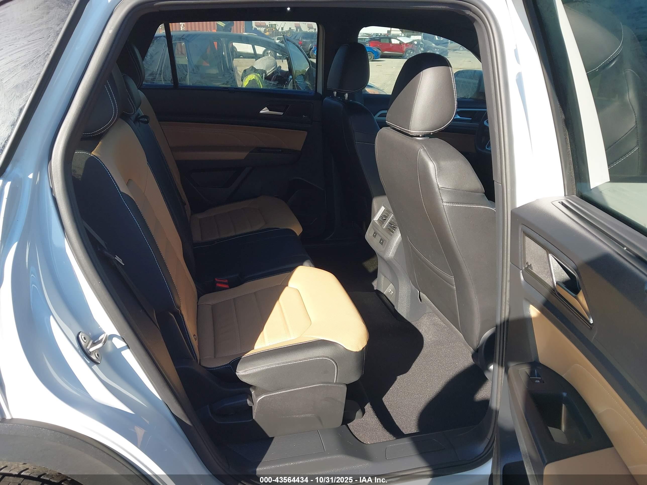 VOLKSWAGEN ATLAS image 8