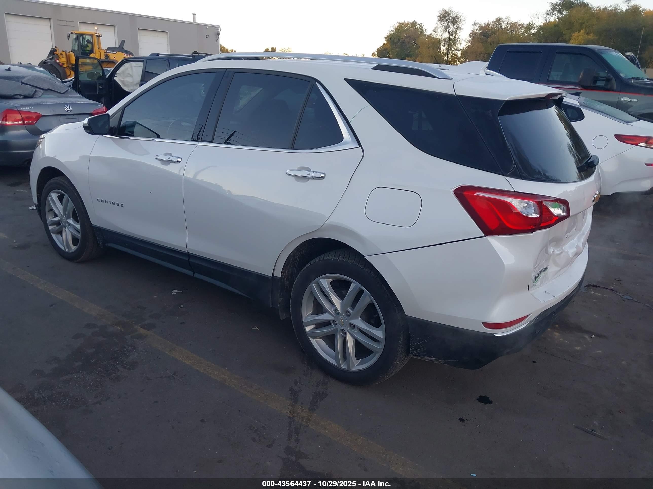 CHEVROLET EQUINOX image 3