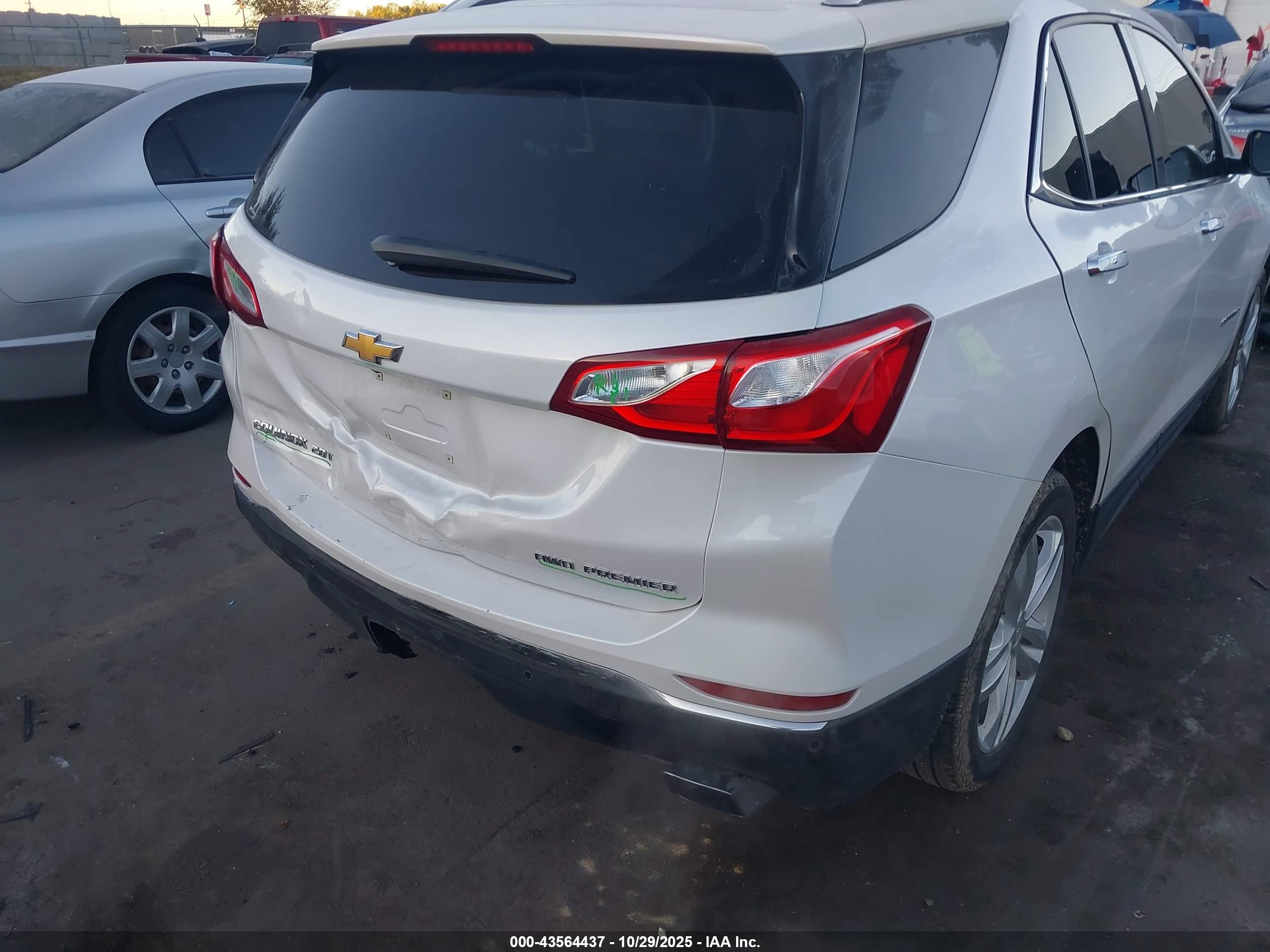 CHEVROLET EQUINOX image 6
