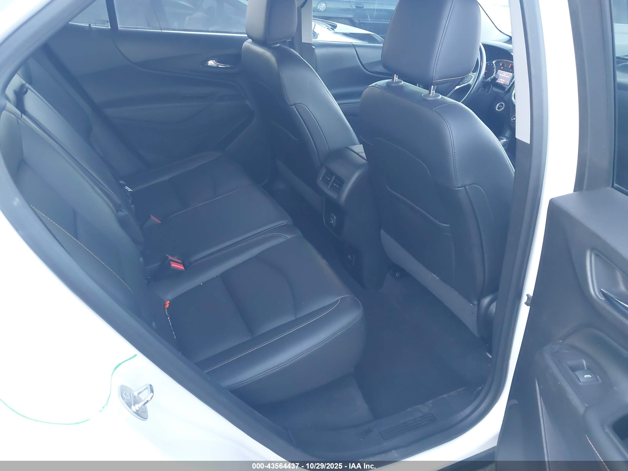 CHEVROLET EQUINOX image 8