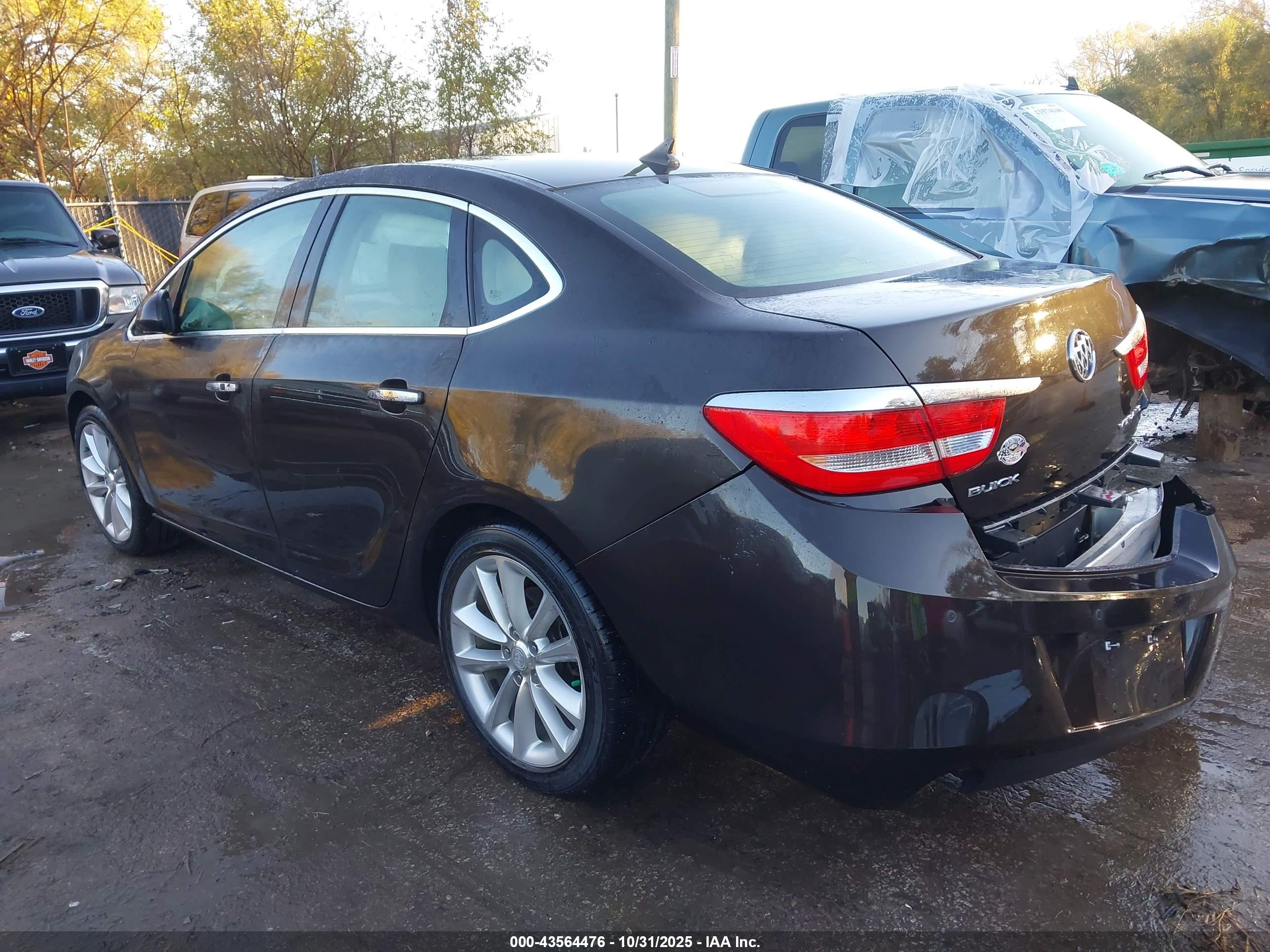 BUICK VERANO image 3