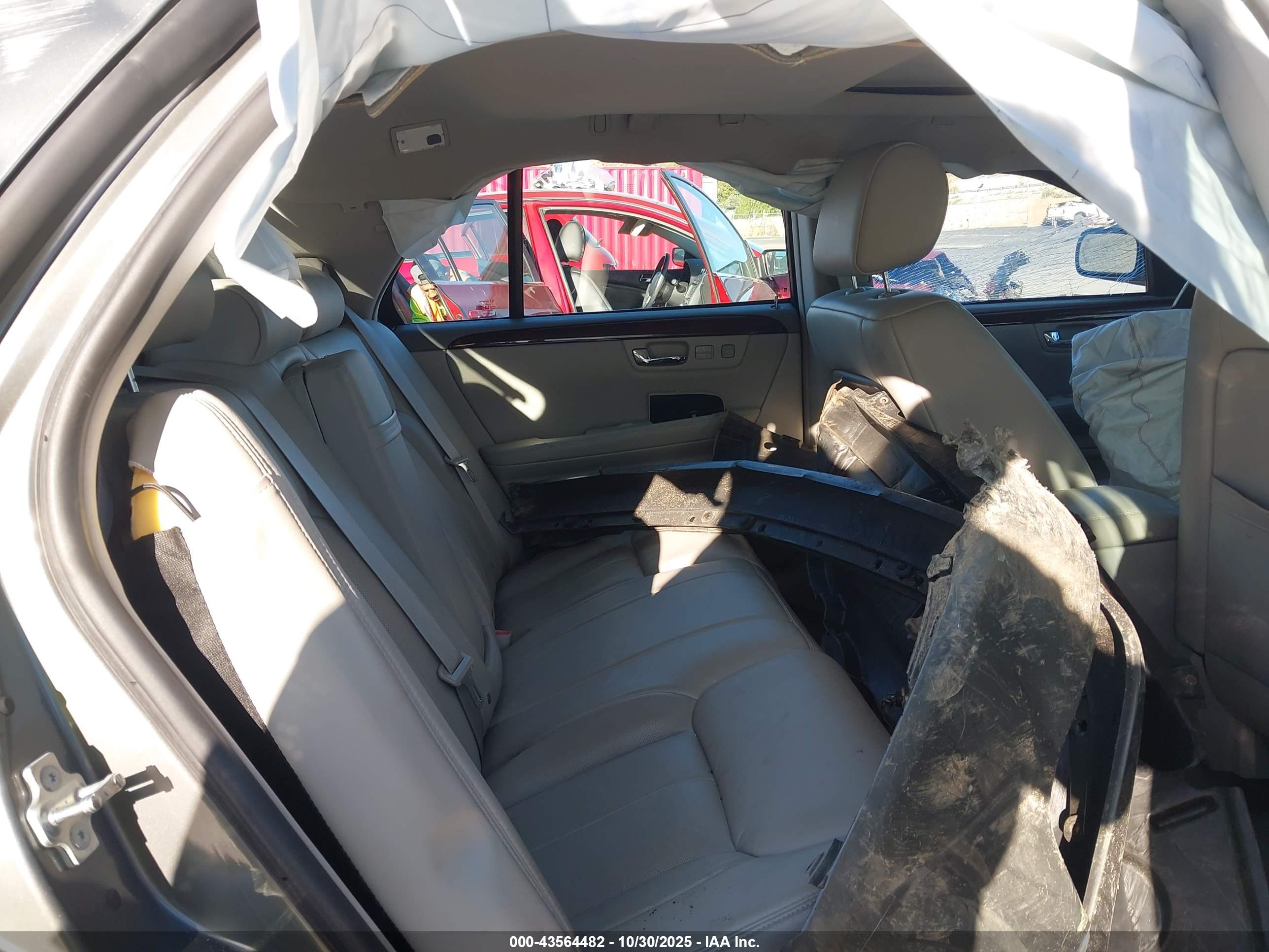CADILLAC DTS image 8