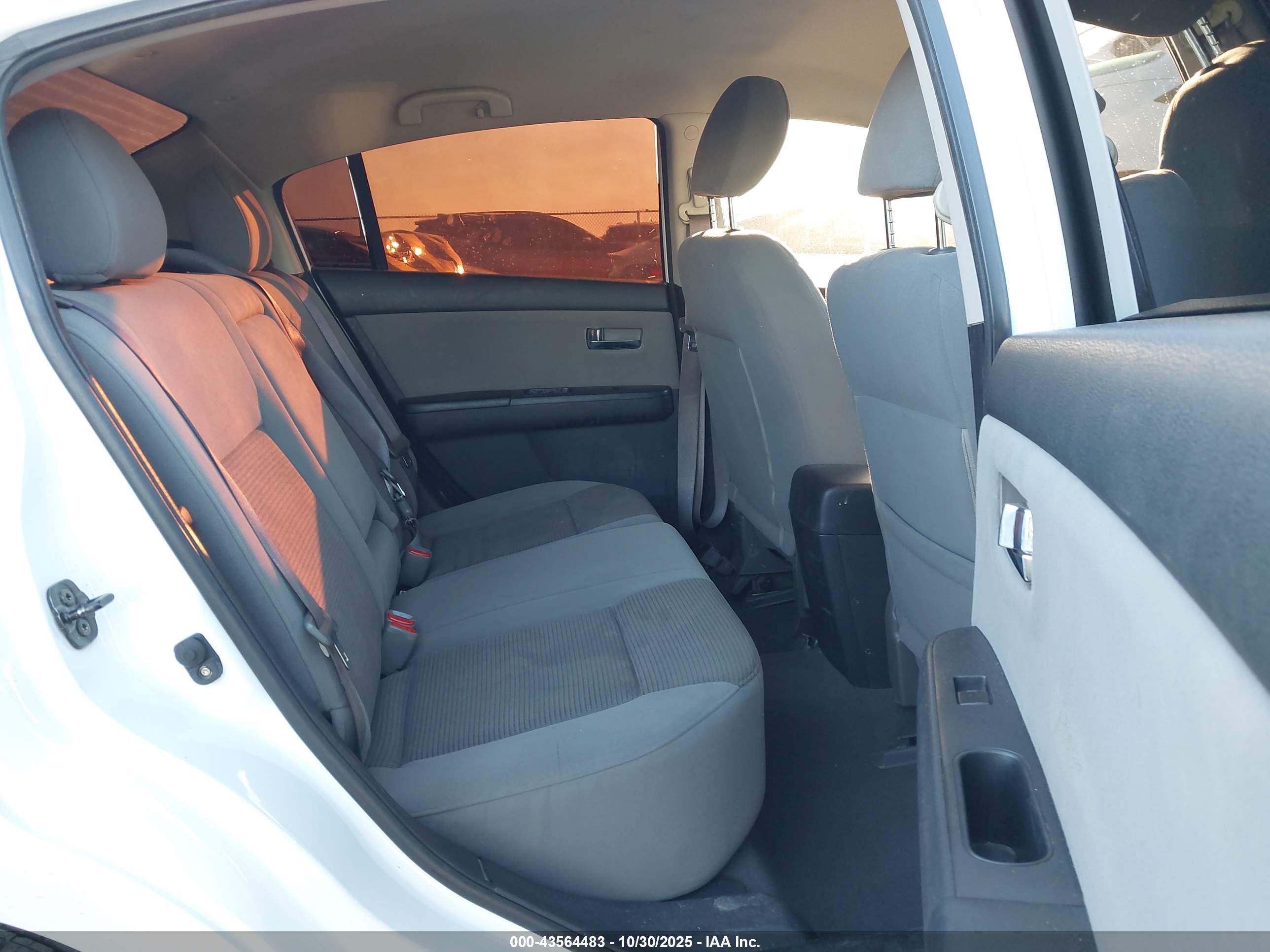 NISSAN SENTRA image 8