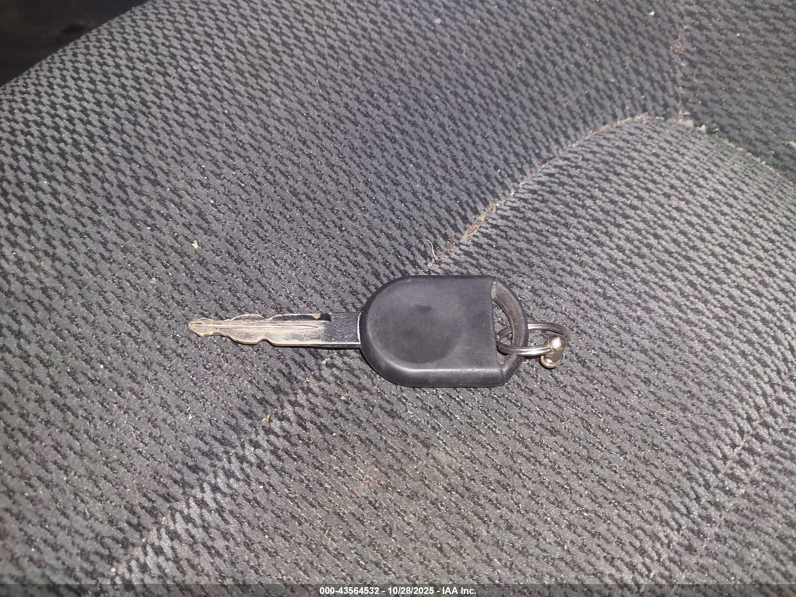 FORD EXPLORER image 11
