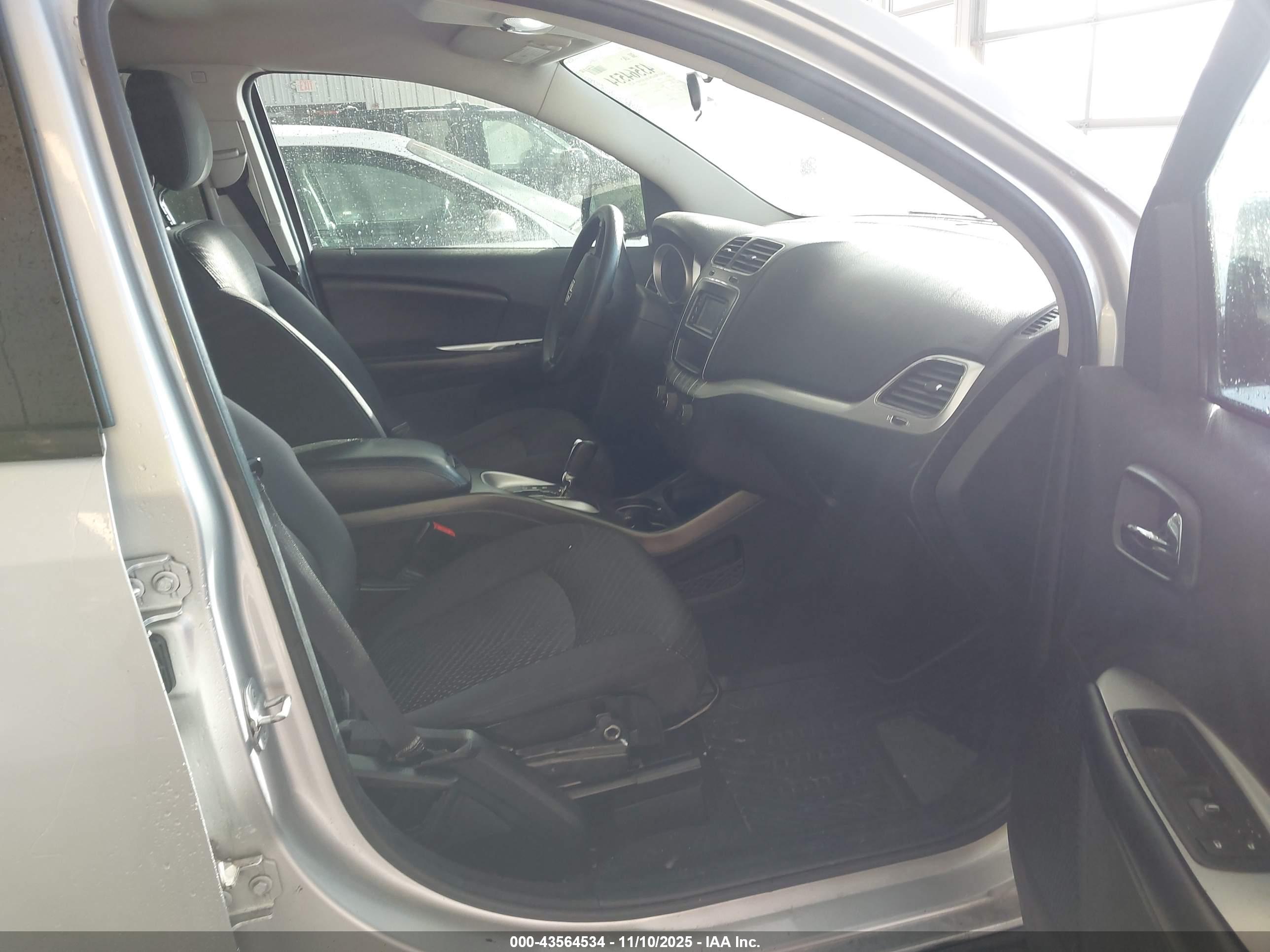 DODGE JOURNEY image 5