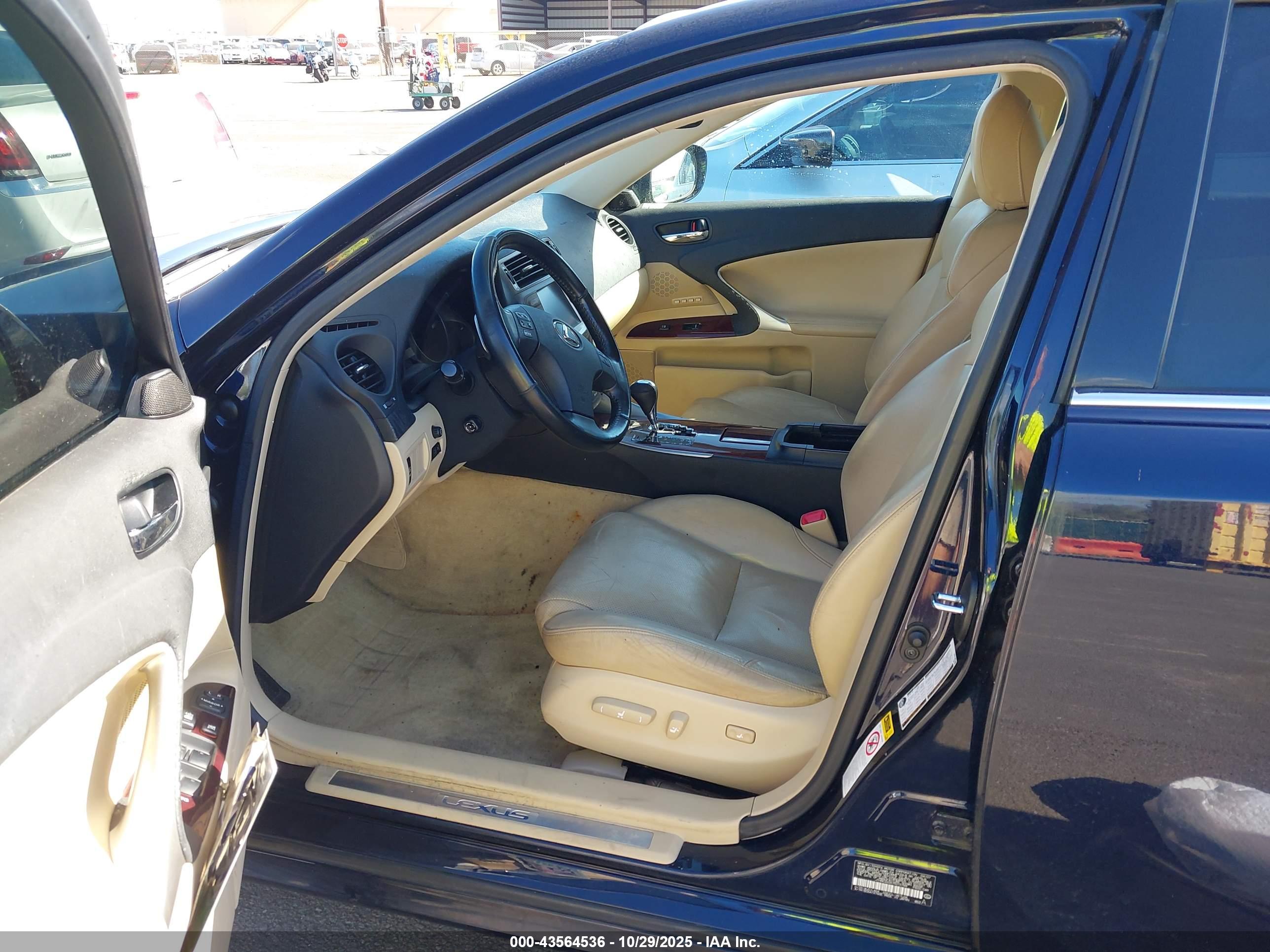 LEXUS IS image 5