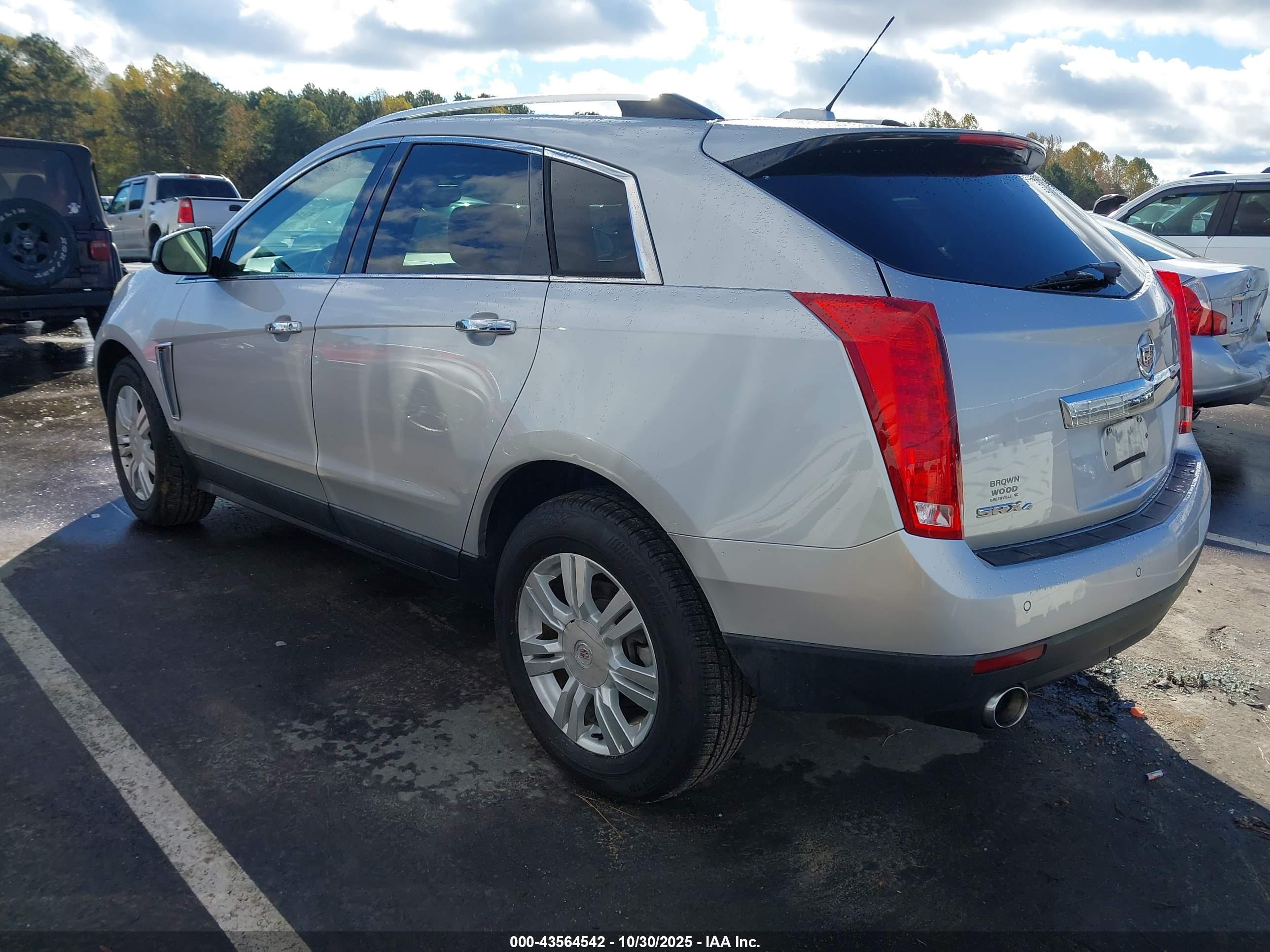 CADILLAC SRX image 3