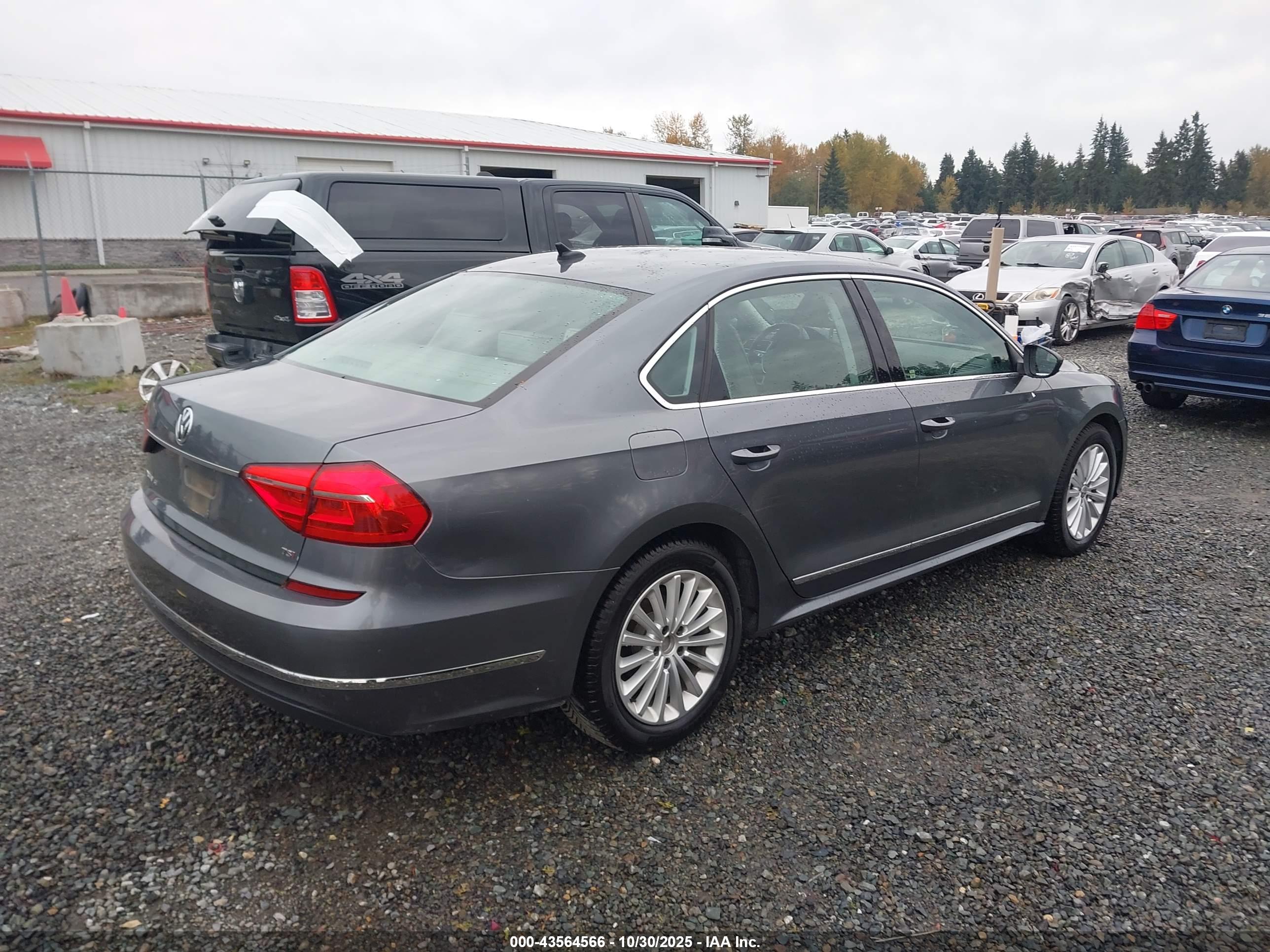 VOLKSWAGEN PASSAT image 4