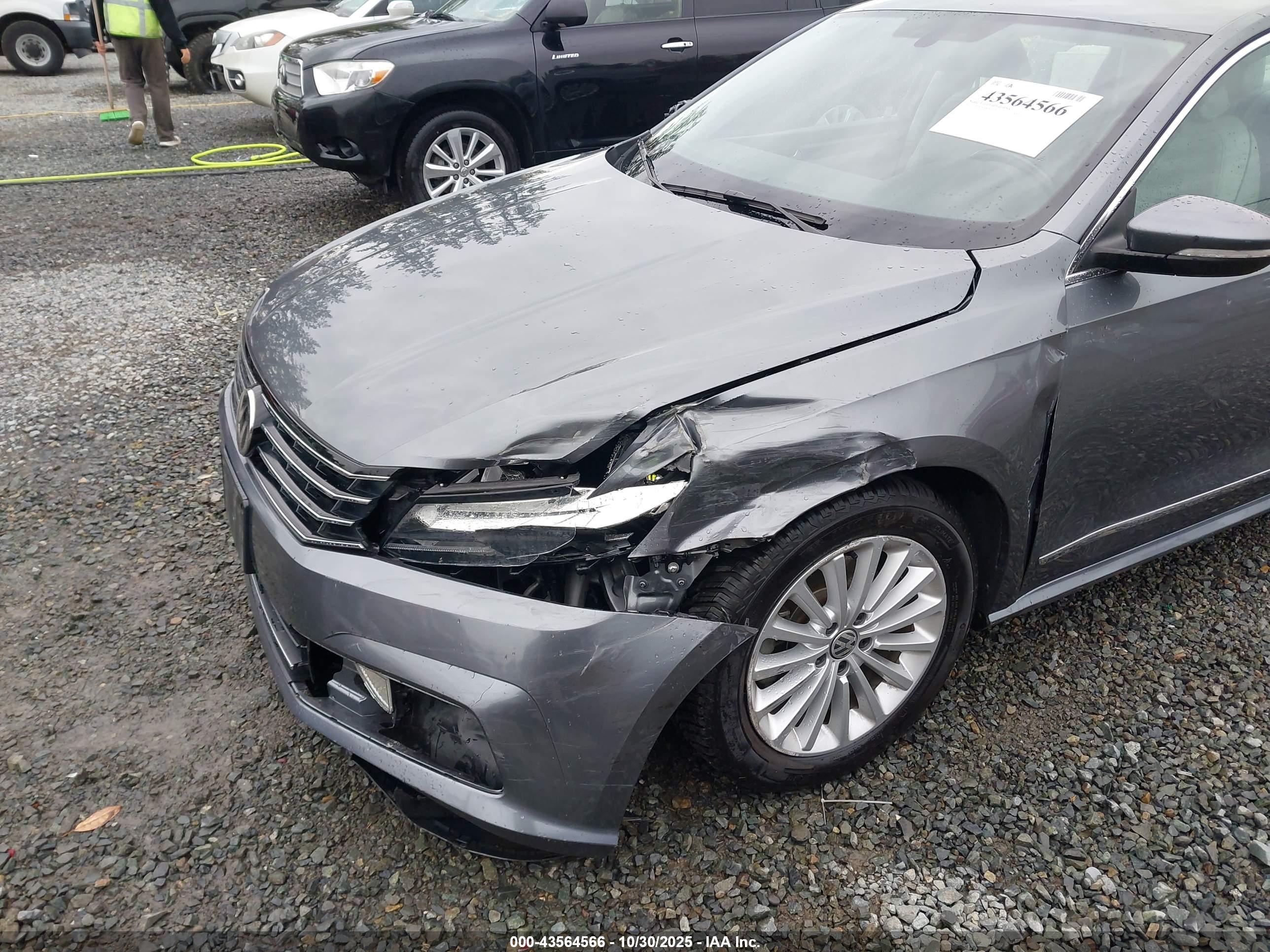 VOLKSWAGEN PASSAT image 6