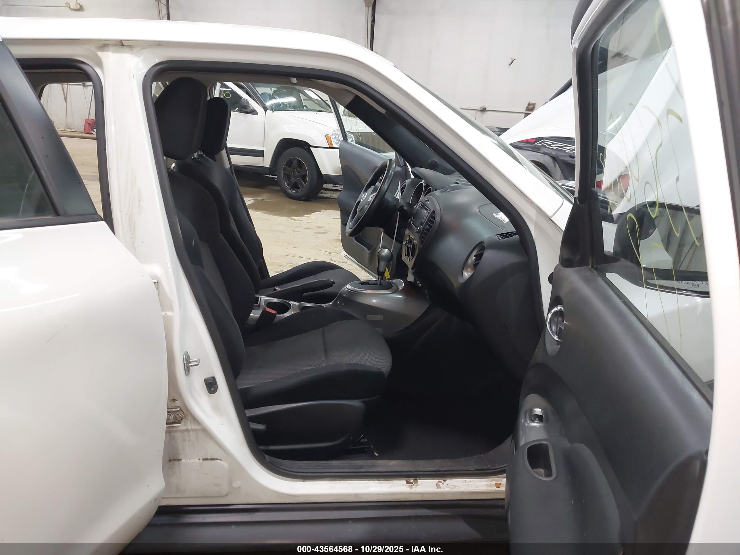 NISSAN JUKE image 5