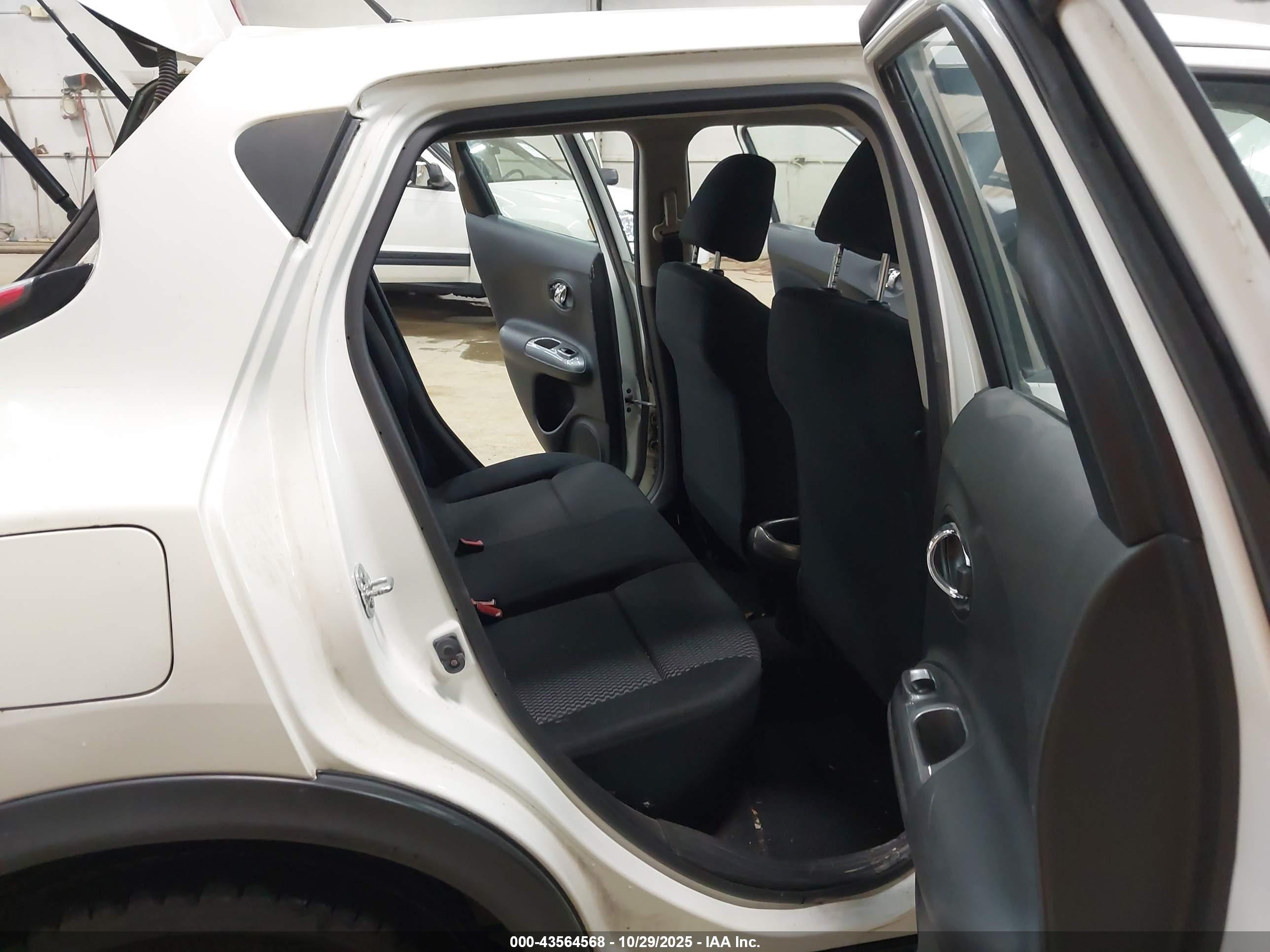 NISSAN JUKE image 8