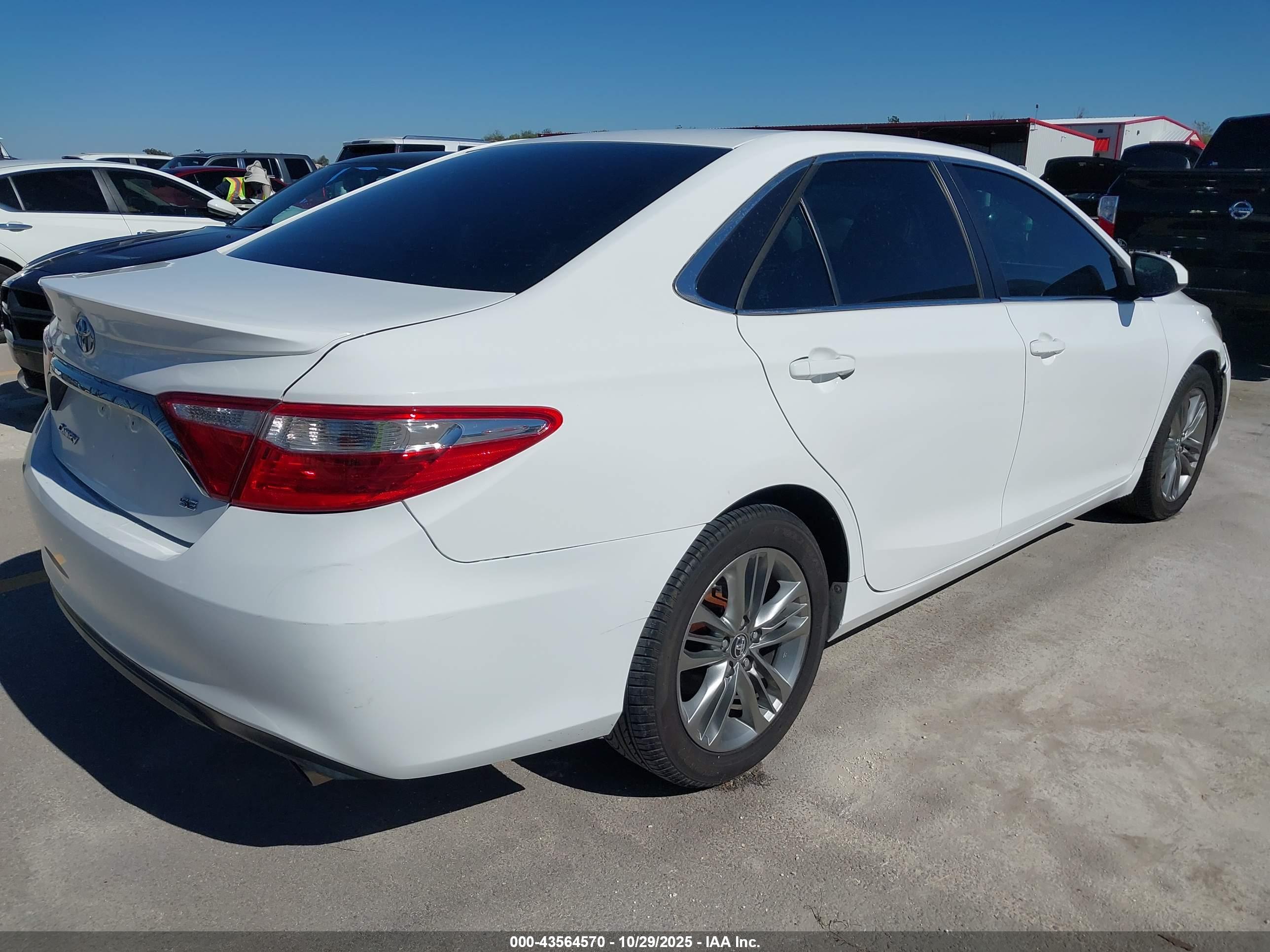 TOYOTA CAMRY image 4