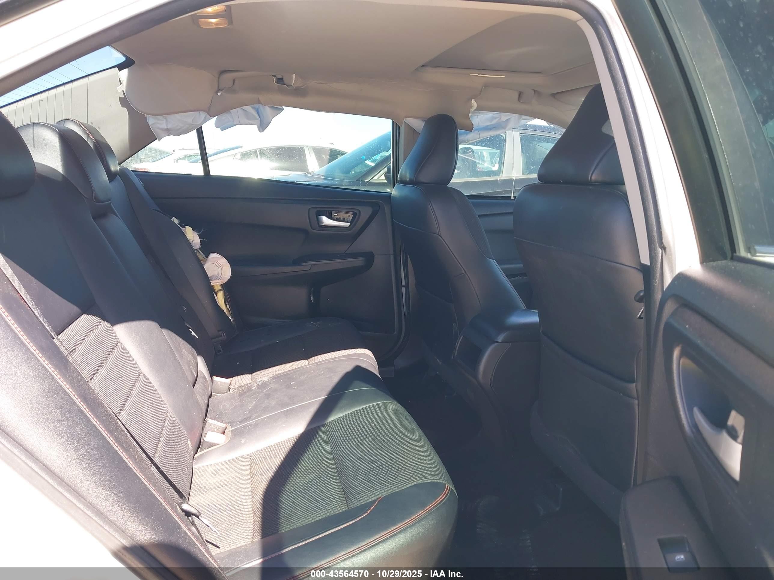 TOYOTA CAMRY image 8