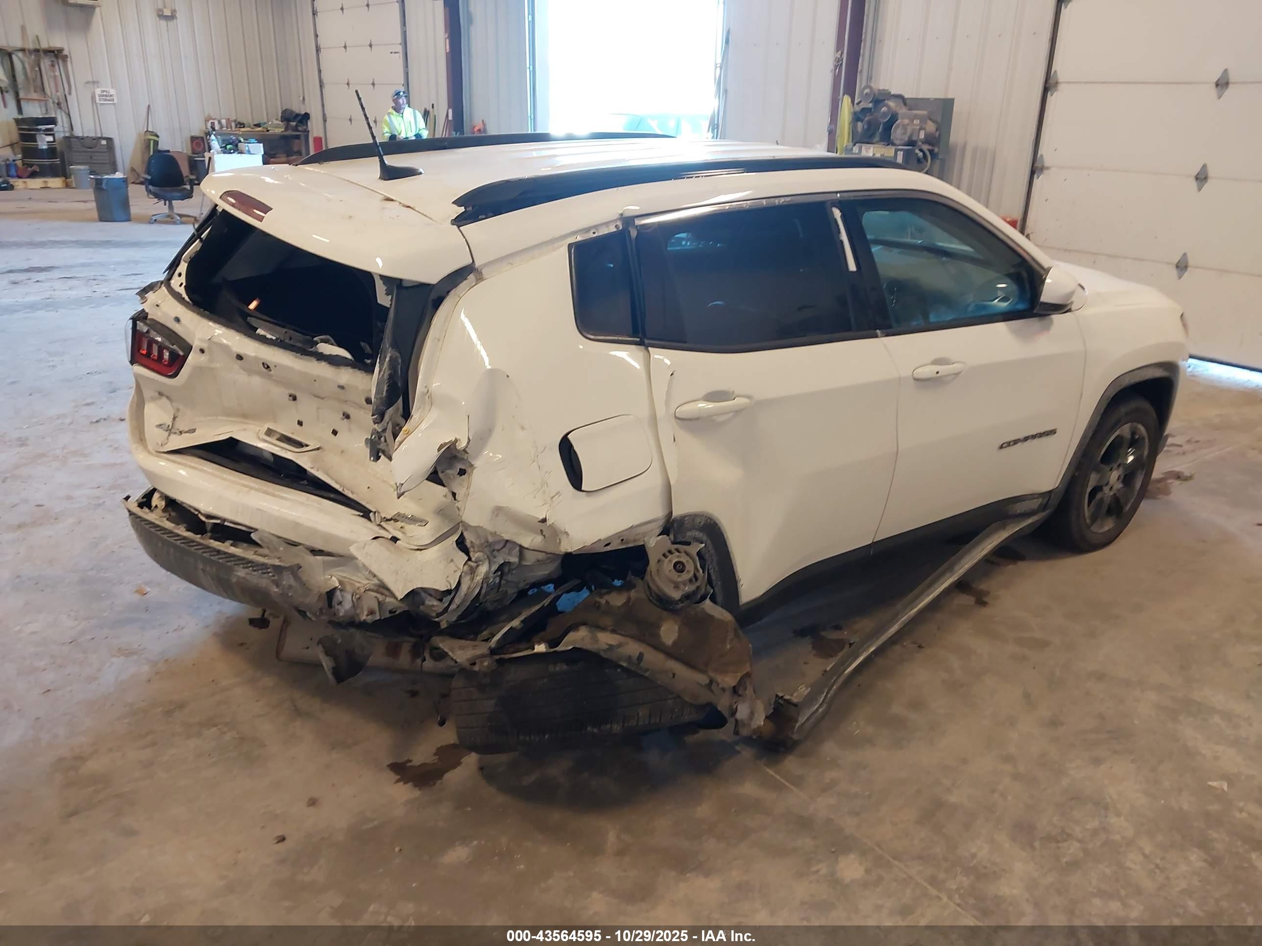 JEEP COMPASS image 4