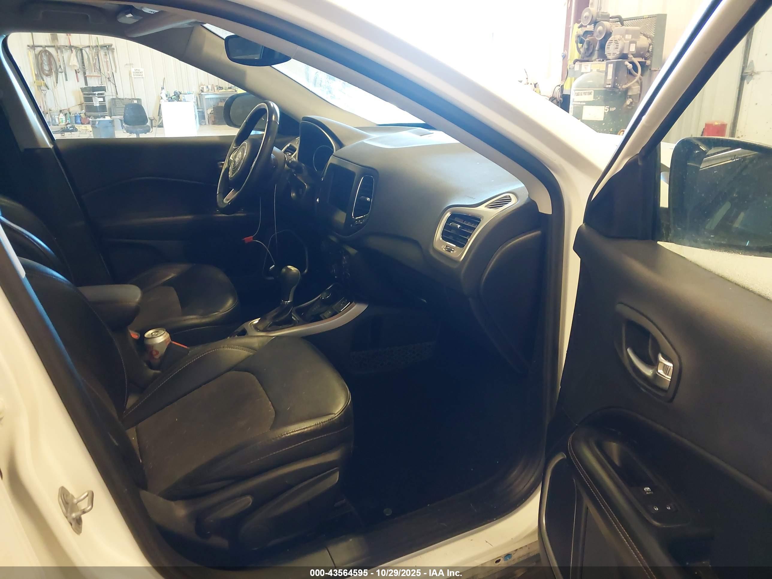 JEEP COMPASS image 5
