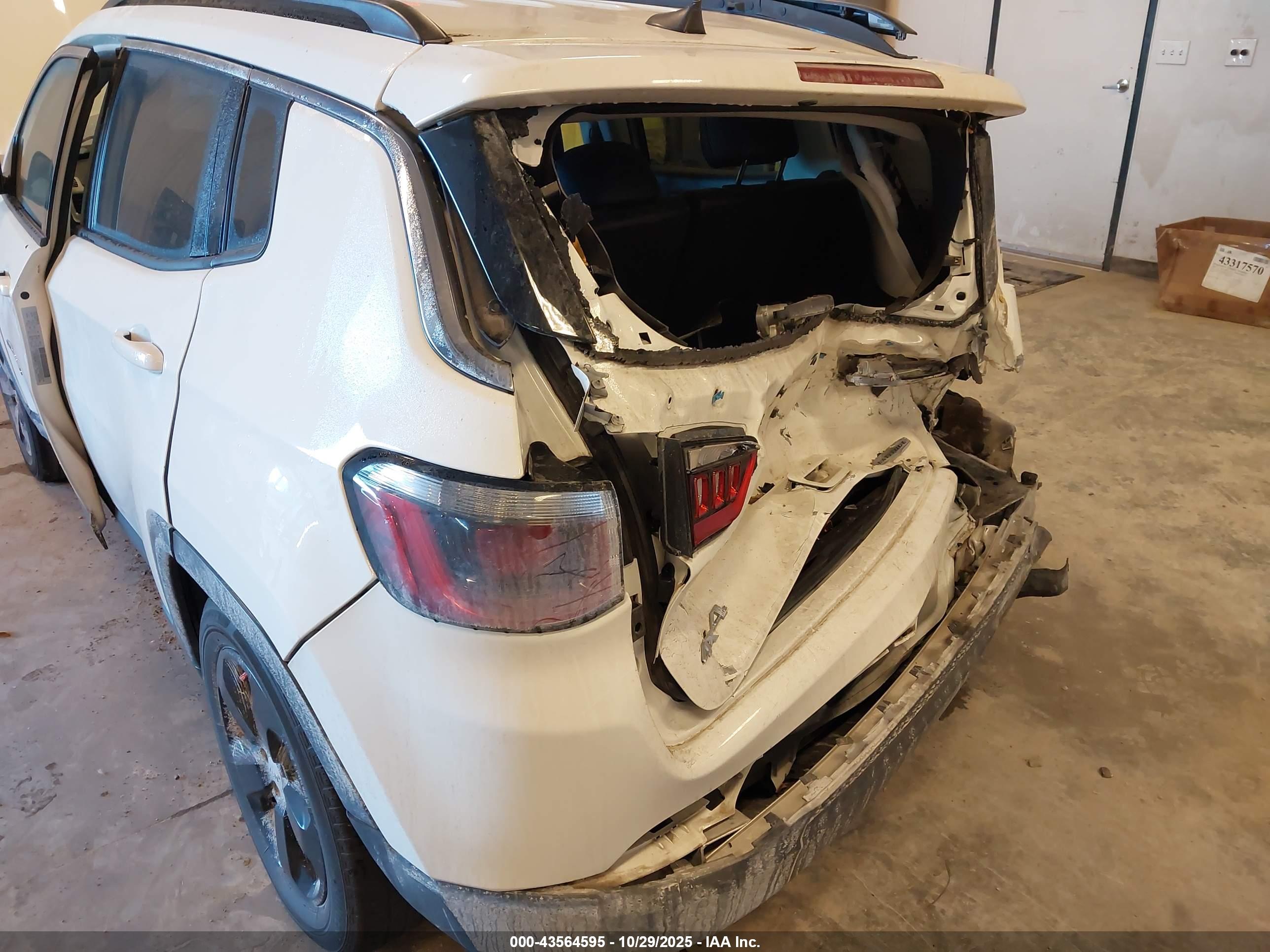 JEEP COMPASS image 6