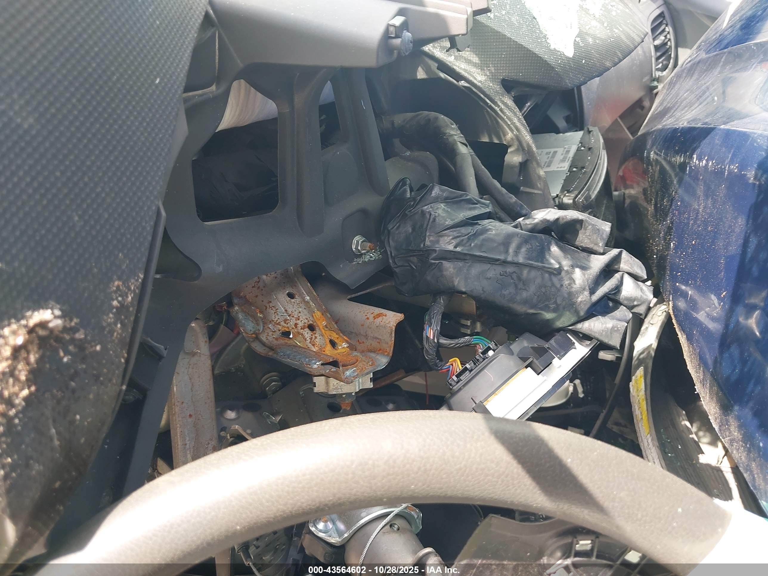 HYUNDAI ACCENT image 7